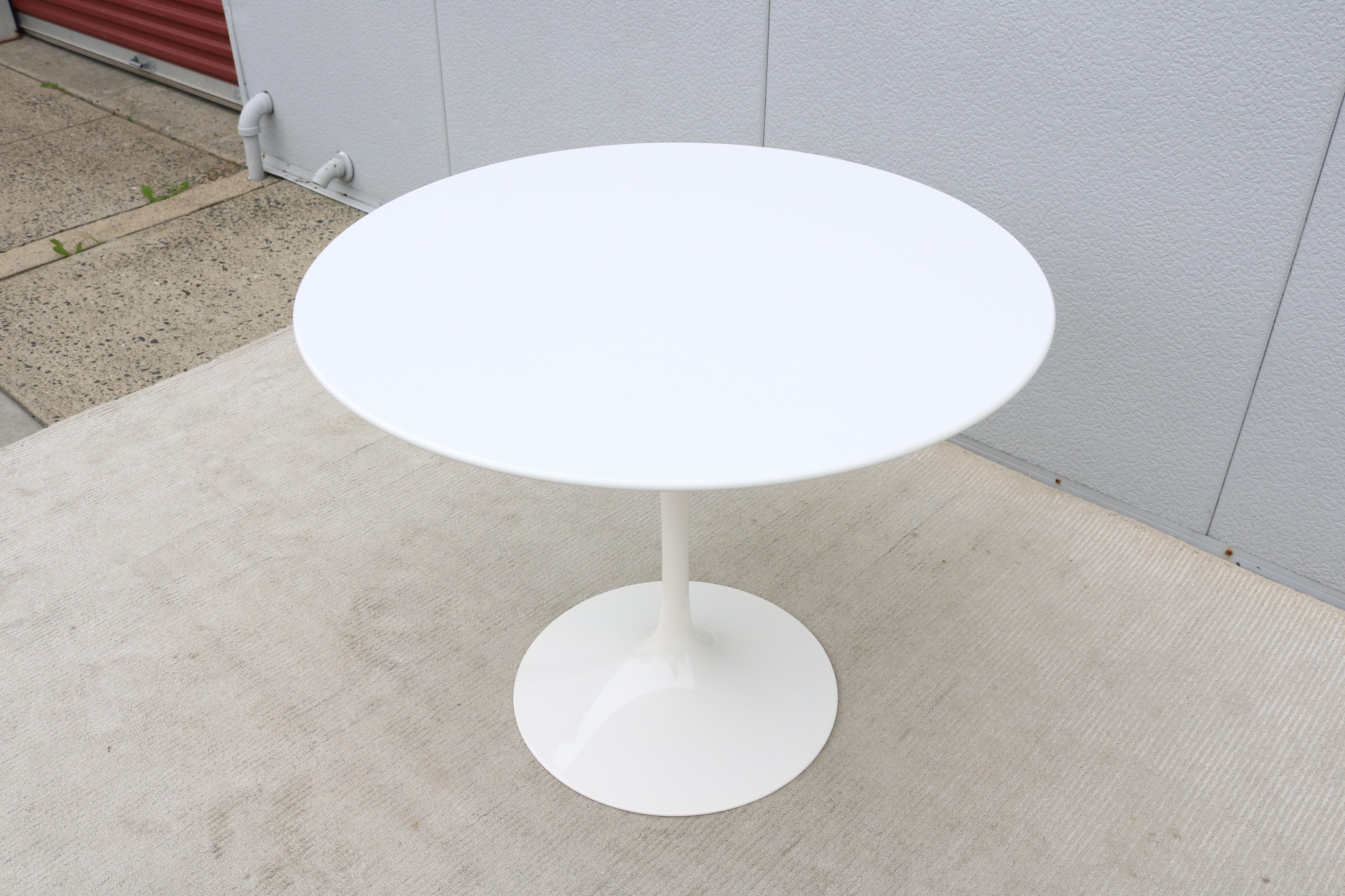 Mid-Century Modern Eero Saarinen for Knoll 36