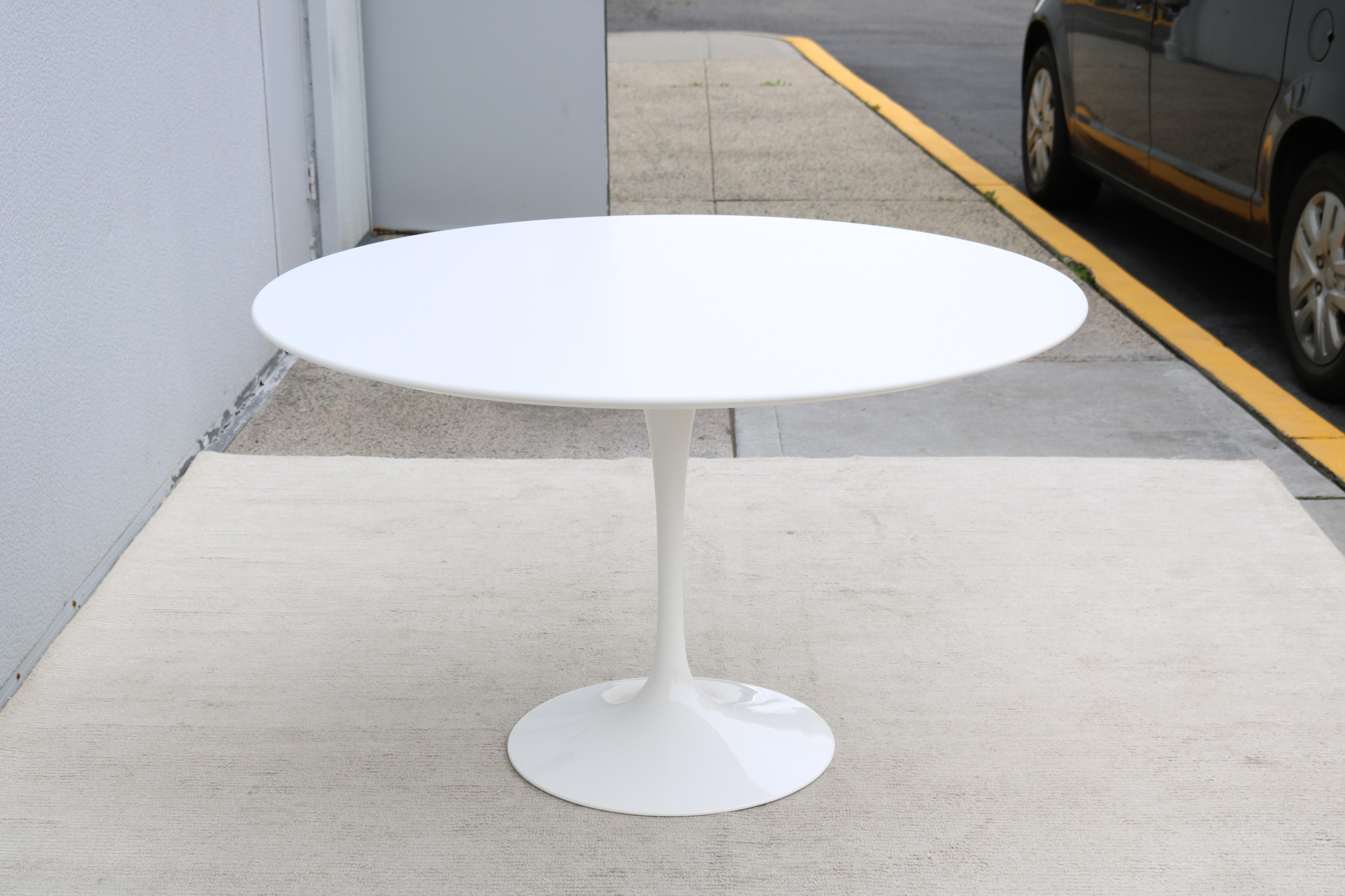 Mid-Century Modern Eero Saarinen for Knoll 47