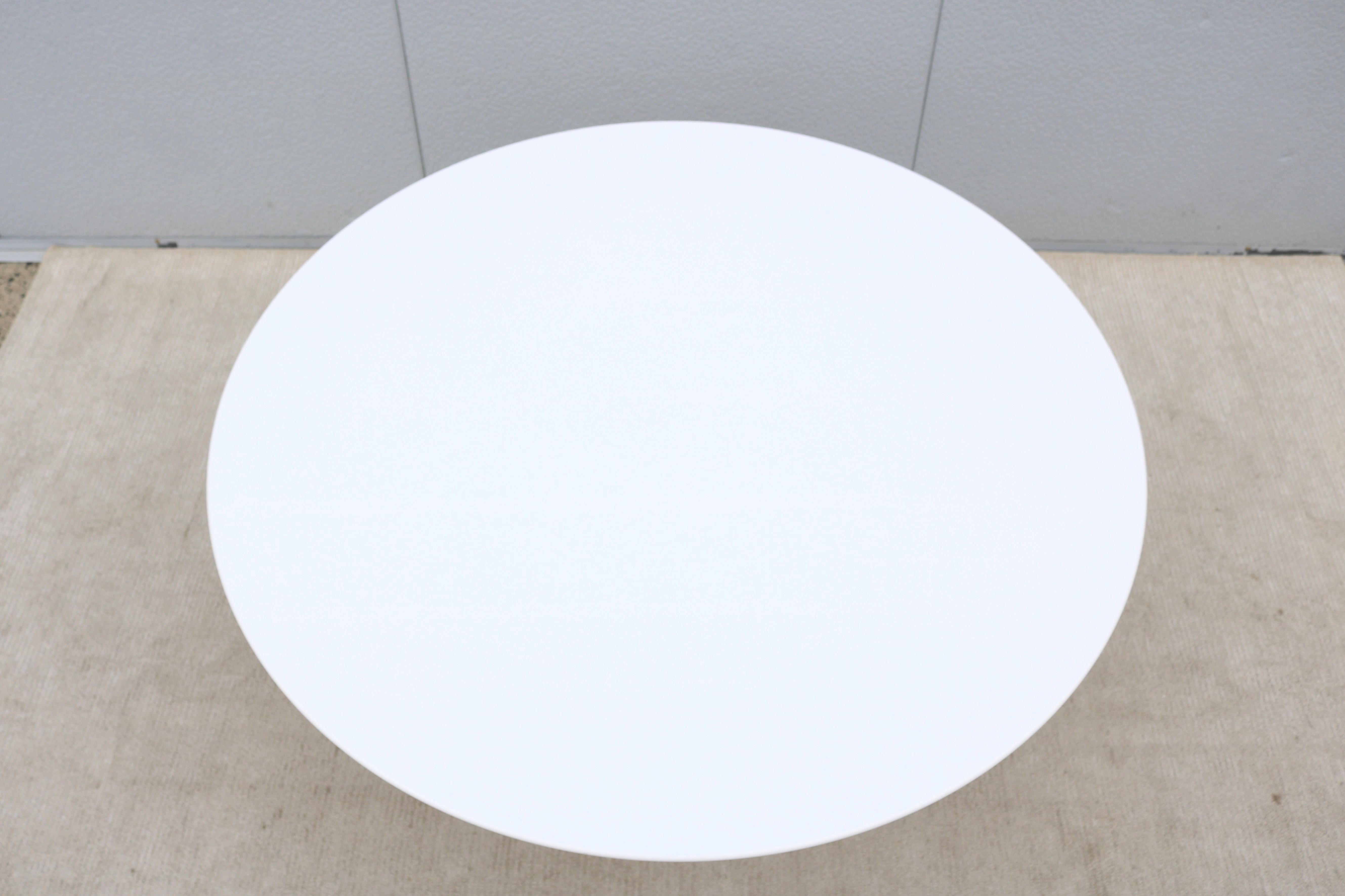 Mid-Century Modern Eero Saarinen for Knoll 47