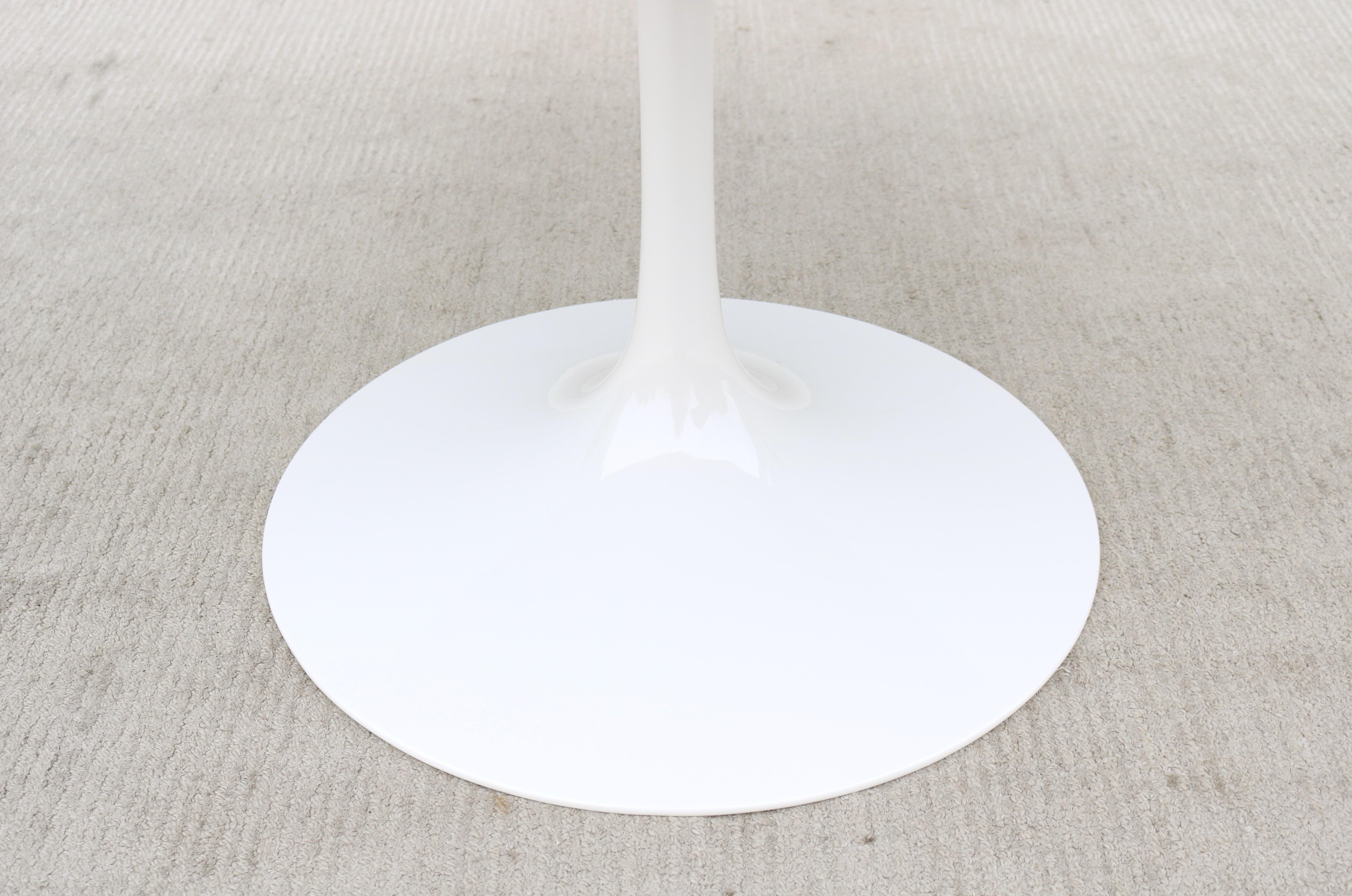 Mid-Century Modern Eero Saarinen for Knoll 47