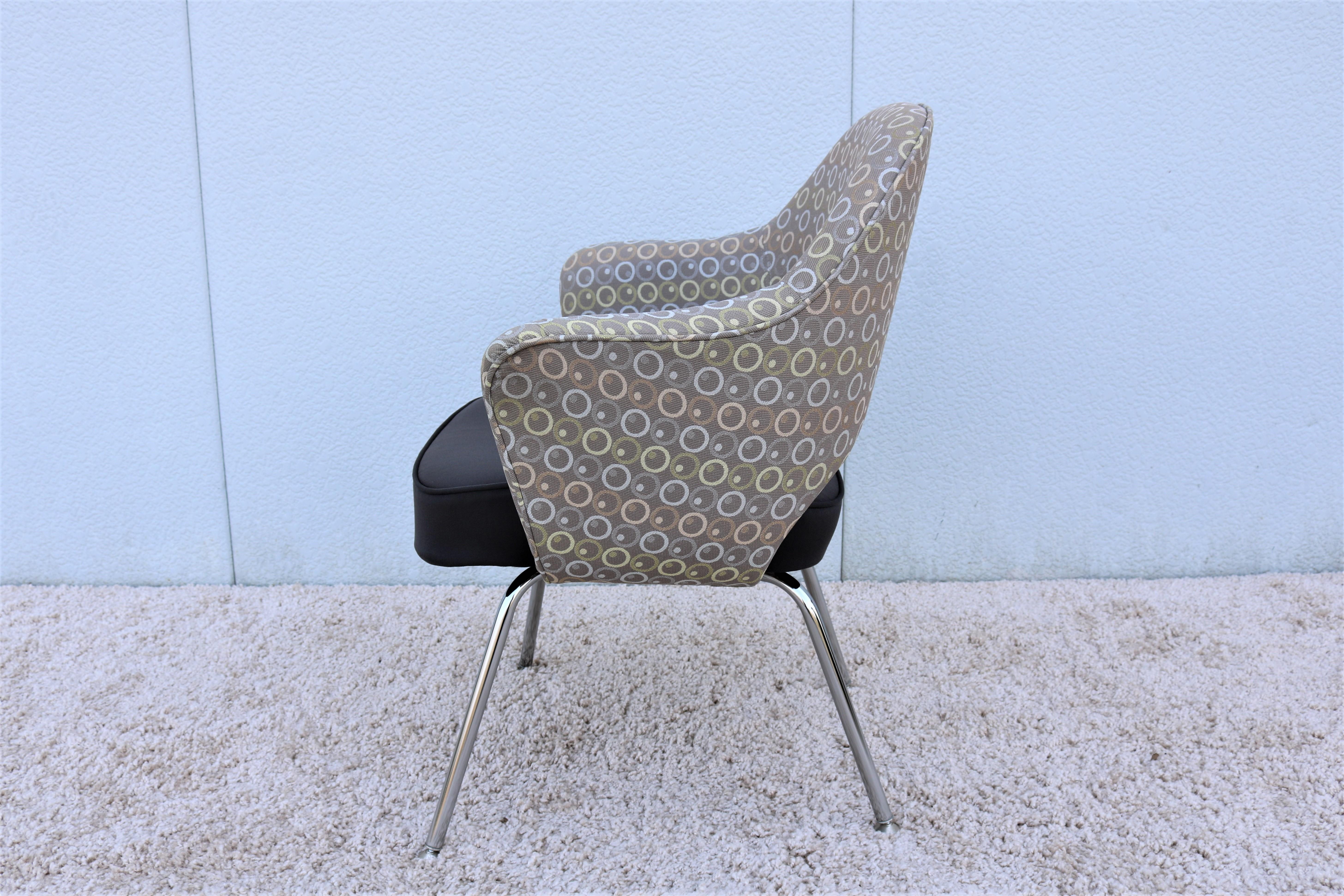 Mid-Century Modern Eero Saarinen for Knoll Brown Executive Arm Chair For Sale 1