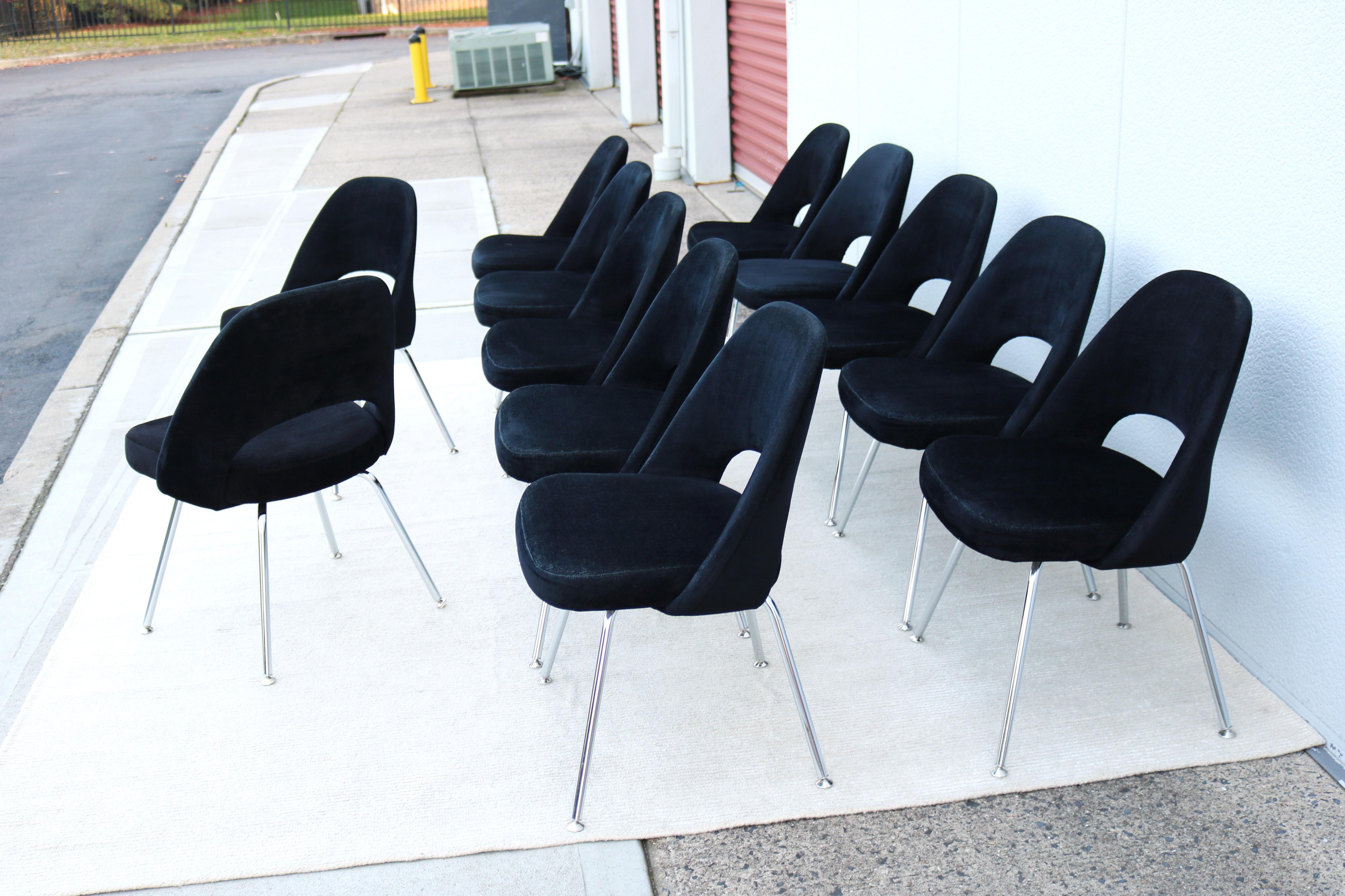 Mid-Century Modern Eero Saarinen for Knoll Executive Armless Chairs - Set of 12 For Sale 3