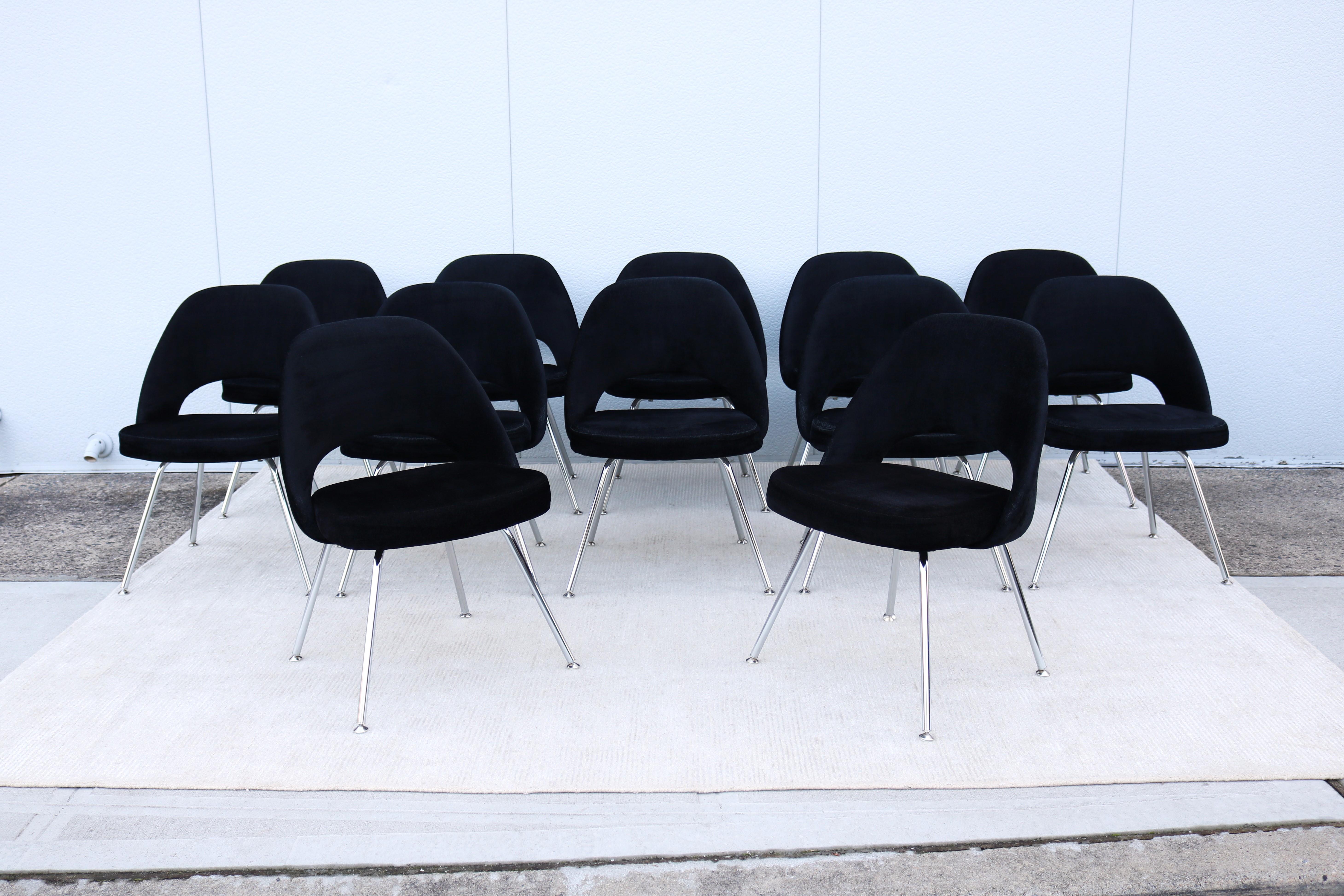 Mid-Century Modern Eero Saarinen for Knoll Executive Armless Chairs - Set of 12 In Good Condition For Sale In Secaucus, NJ