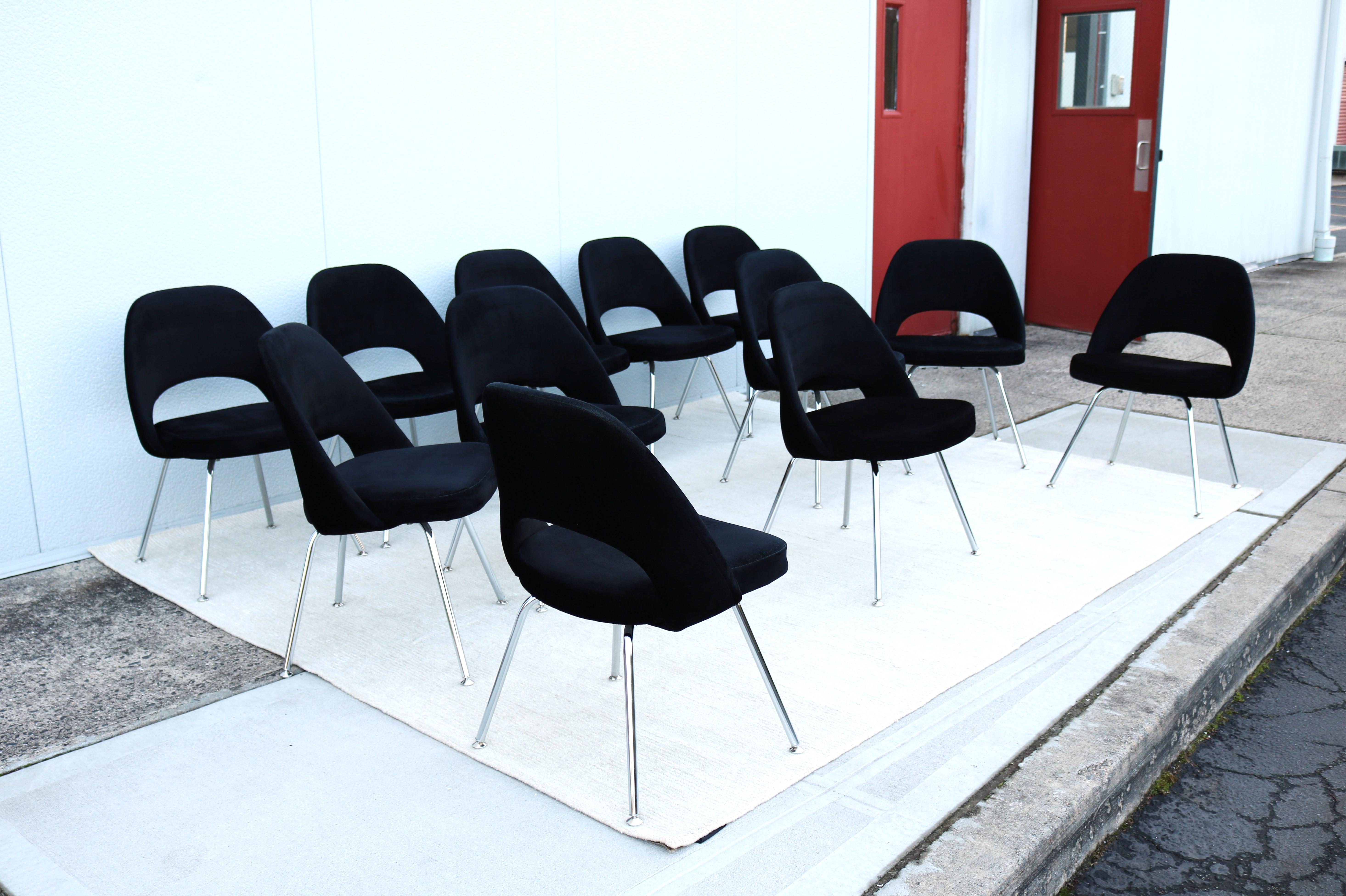 Steel Mid-Century Modern Eero Saarinen for Knoll Executive Armless Chairs - Set of 12 For Sale