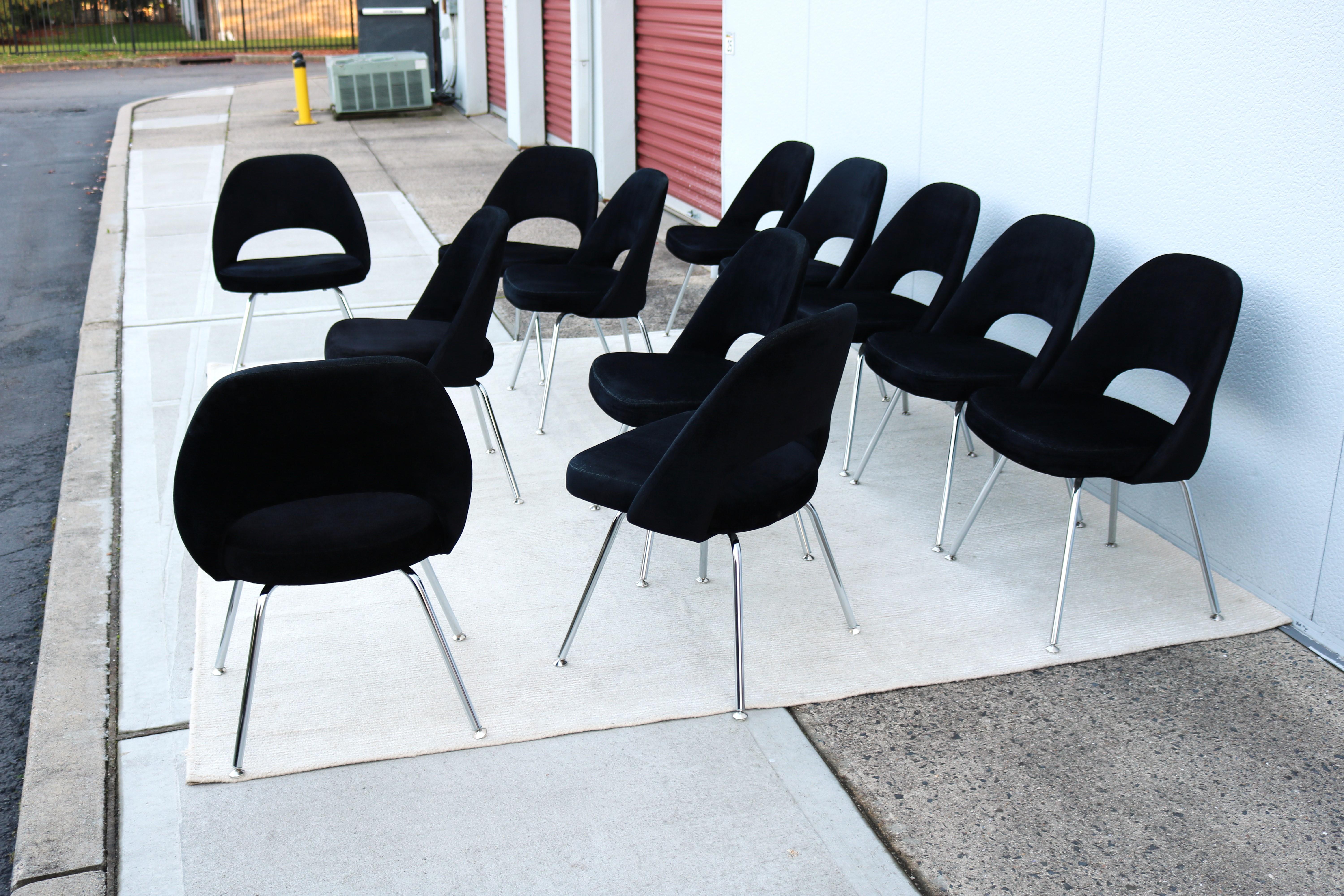 Mid-Century Modern Eero Saarinen for Knoll Executive Armless Chairs - Set of 12 For Sale 1