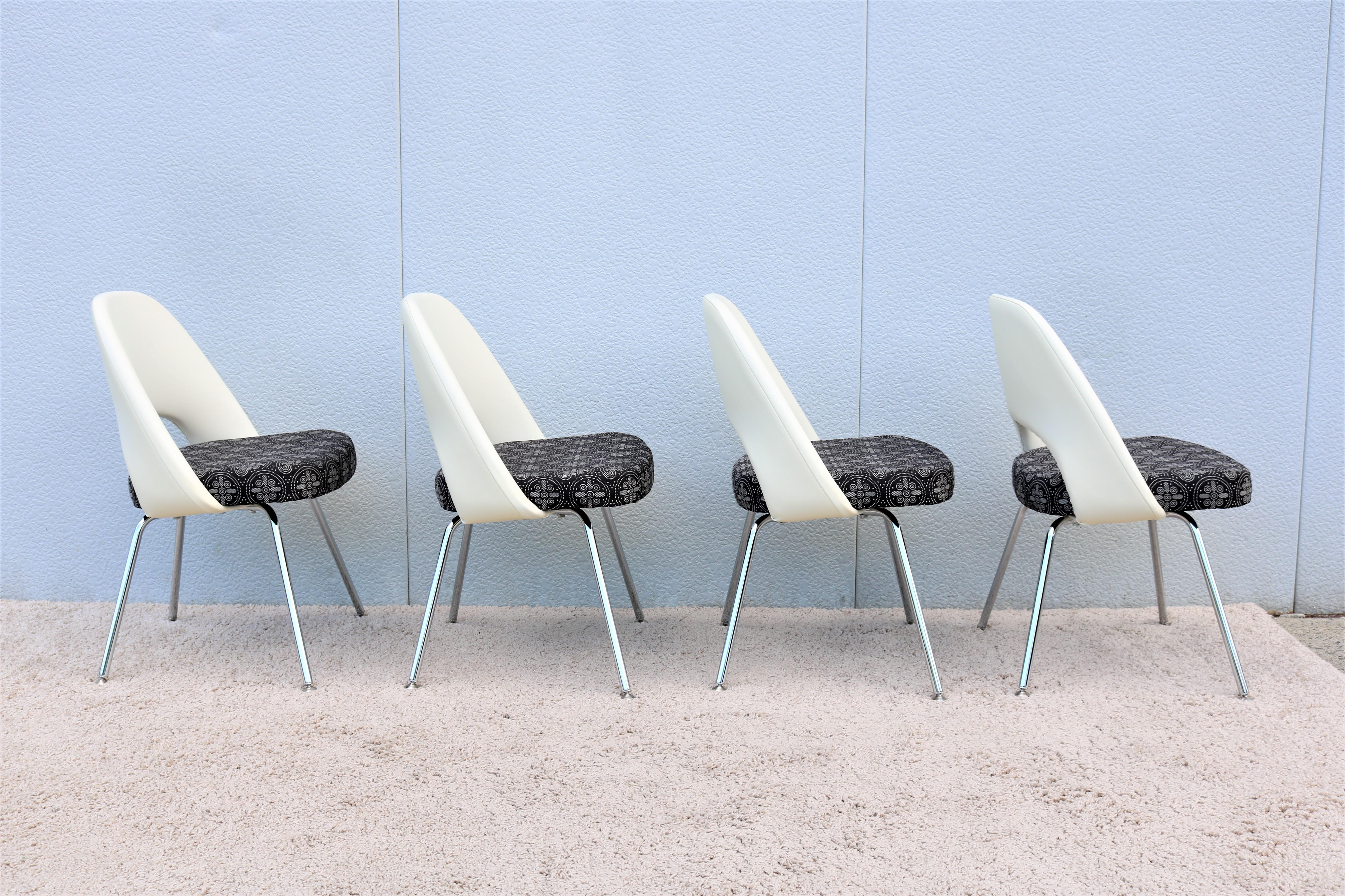 Mid-Century Modern Eero Saarinen for Knoll Executive Armless Chairs, Set of 4 For Sale 3