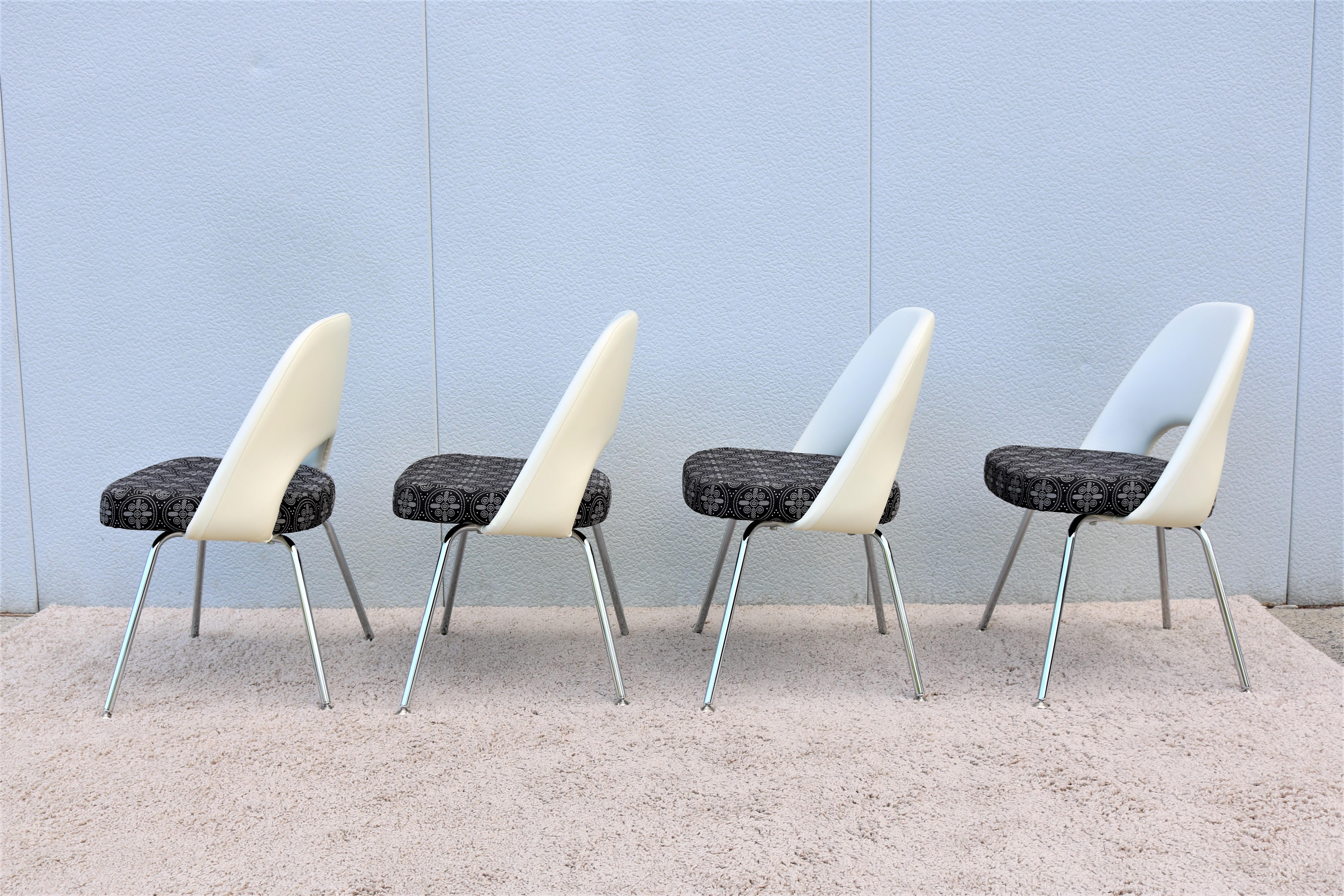 Mid-Century Modern Eero Saarinen for Knoll Executive Armless Chairs, Set of 4 For Sale 5