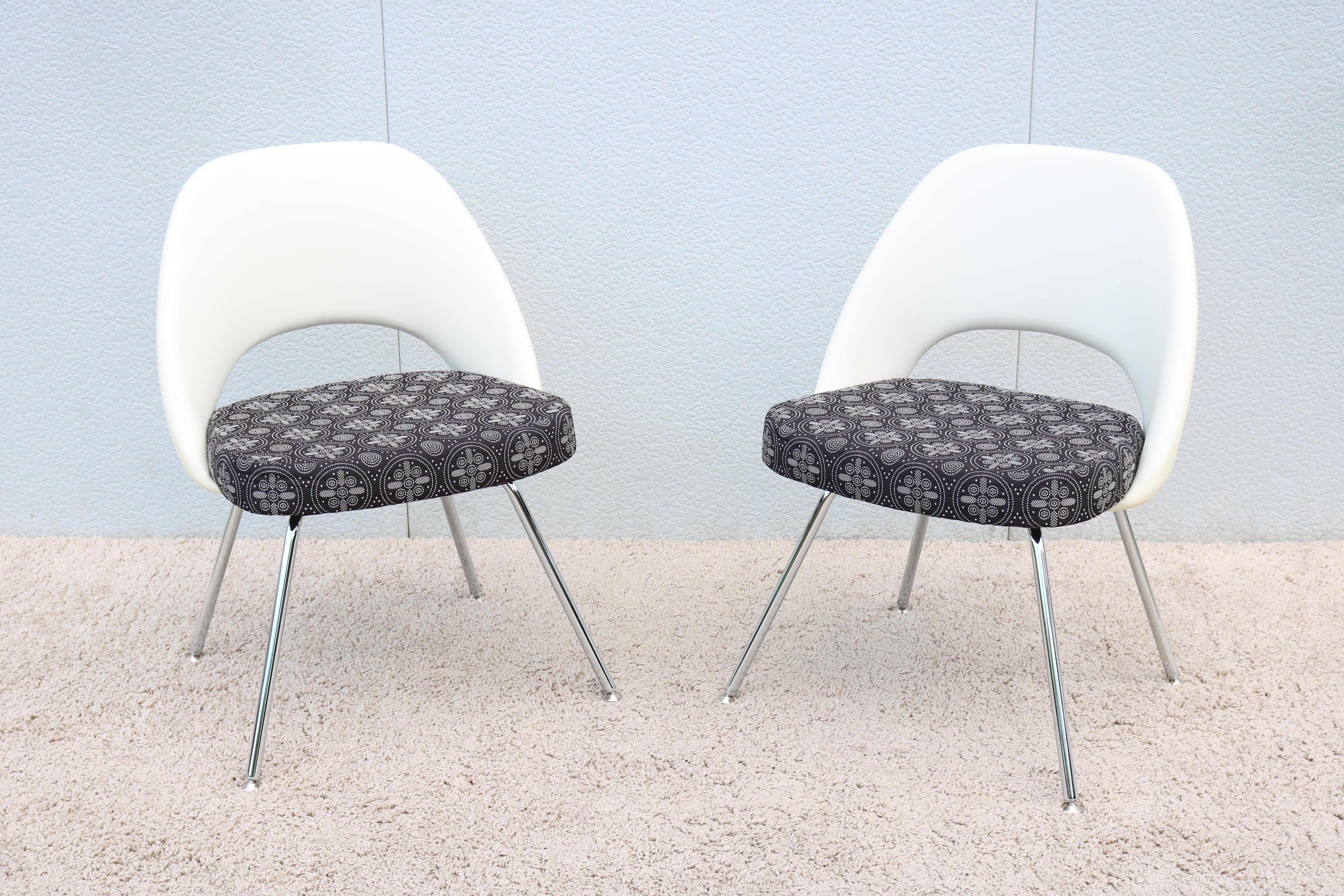 Mid-Century Modern Eero Saarinen for Knoll Executive Armless Chairs, Set of 4 For Sale 6