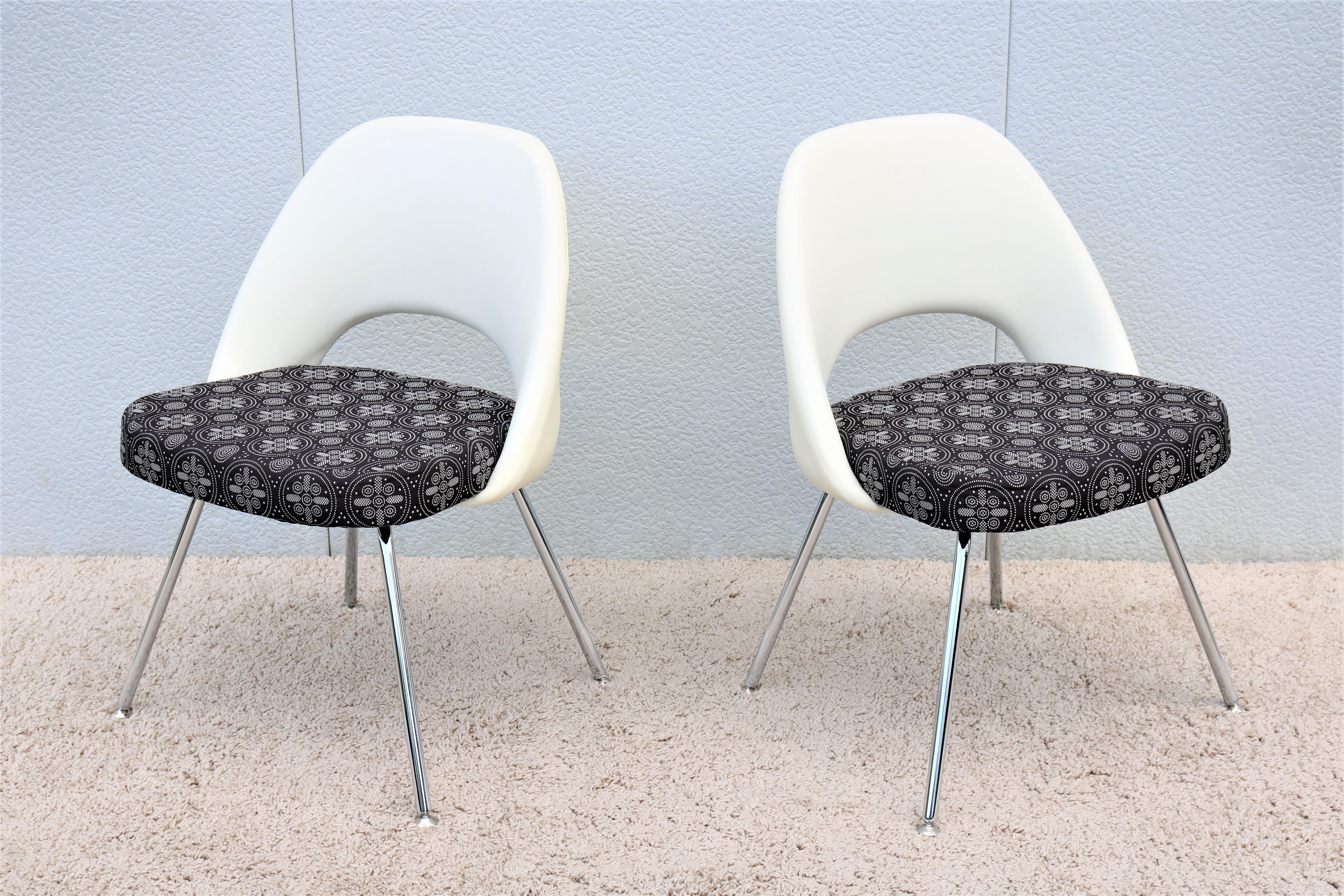 Mid-Century Modern Eero Saarinen for Knoll Executive Armless Chairs, Set of 4 For Sale 8
