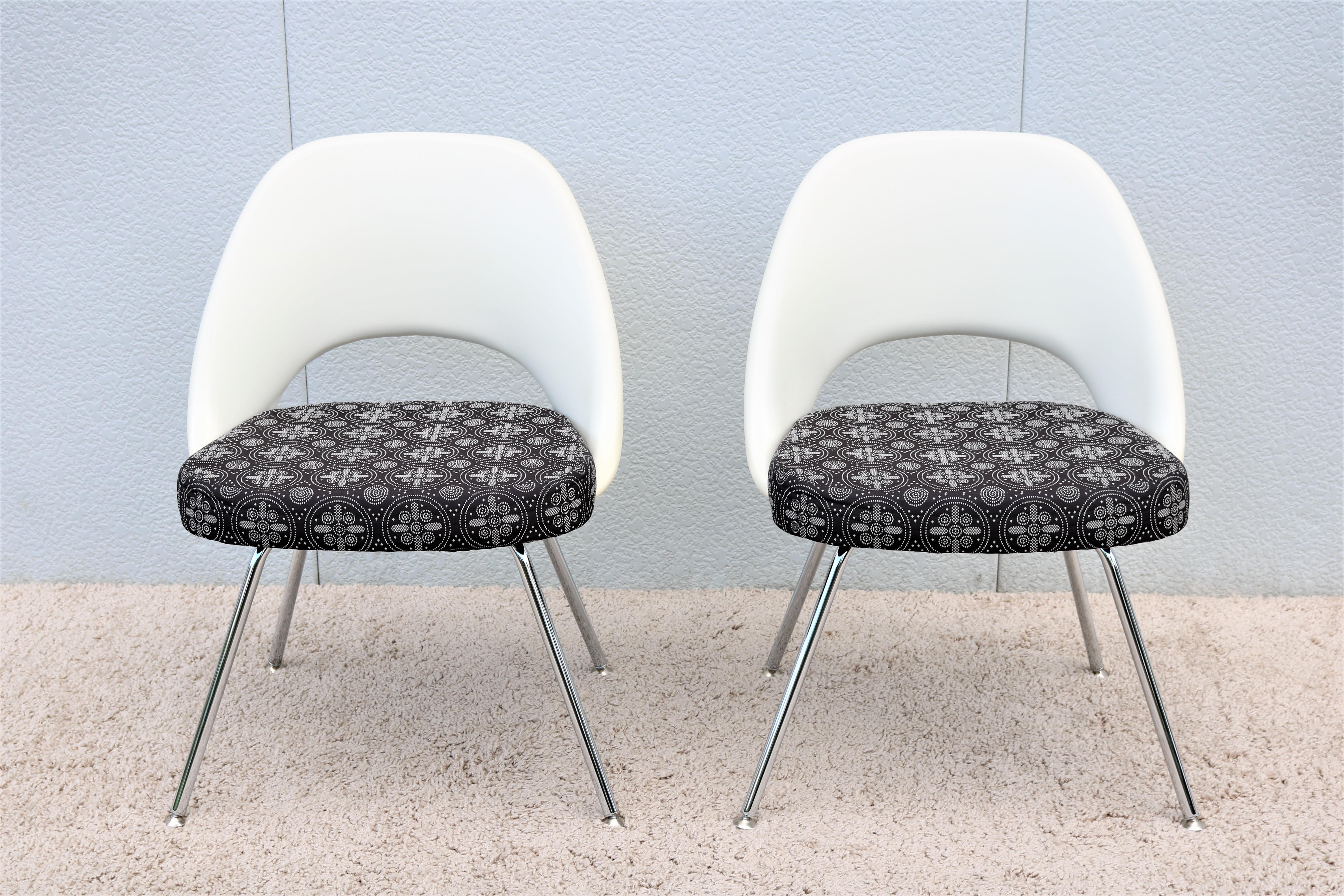 Mid-Century Modern Eero Saarinen for Knoll Executive Armless Chairs, Set of 4 For Sale 9