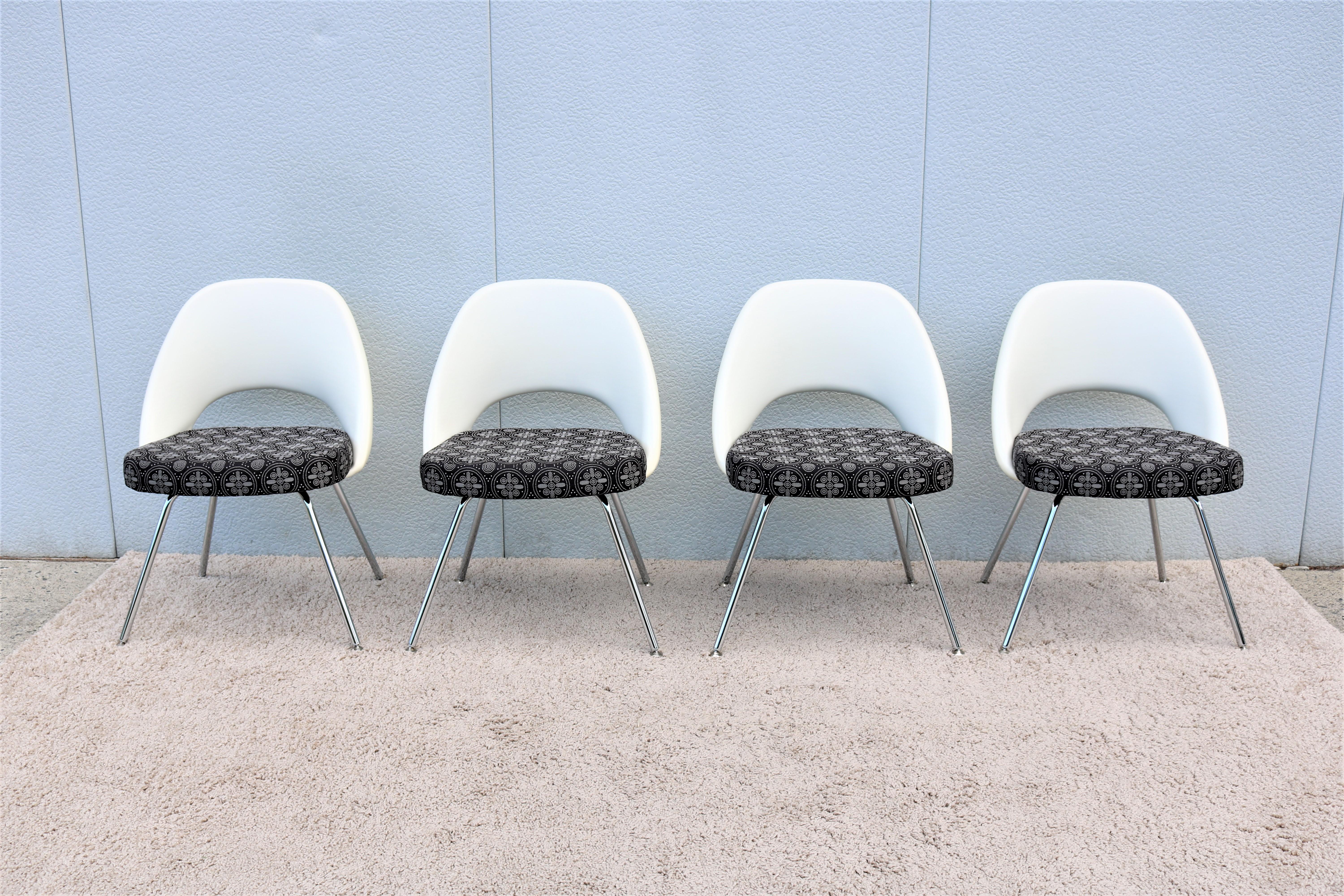 Steel Mid-Century Modern Eero Saarinen for Knoll Executive Armless Chairs, Set of 4 For Sale