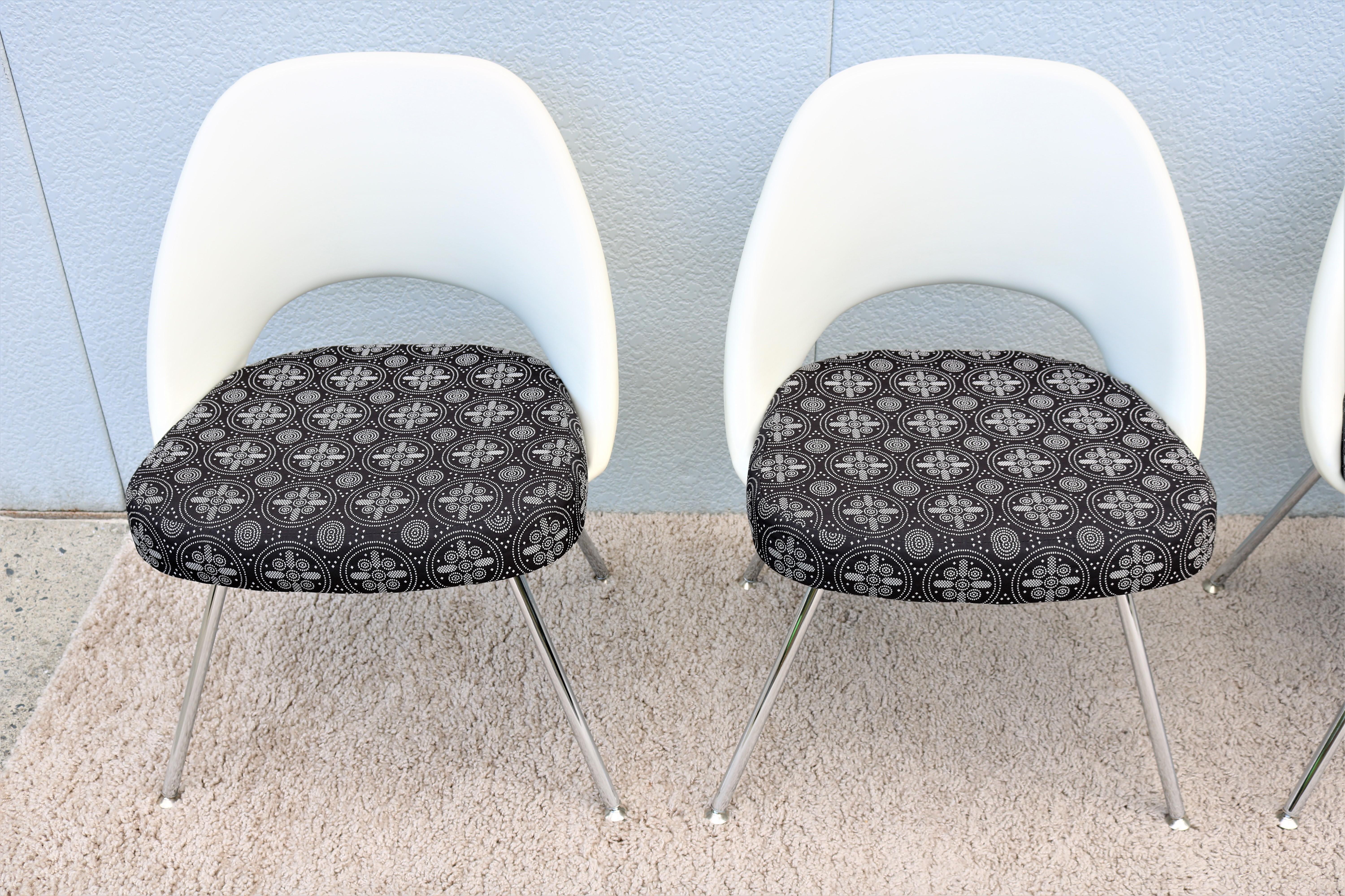 Mid-Century Modern Eero Saarinen for Knoll Executive Armless Chairs, Set of 4 For Sale 2