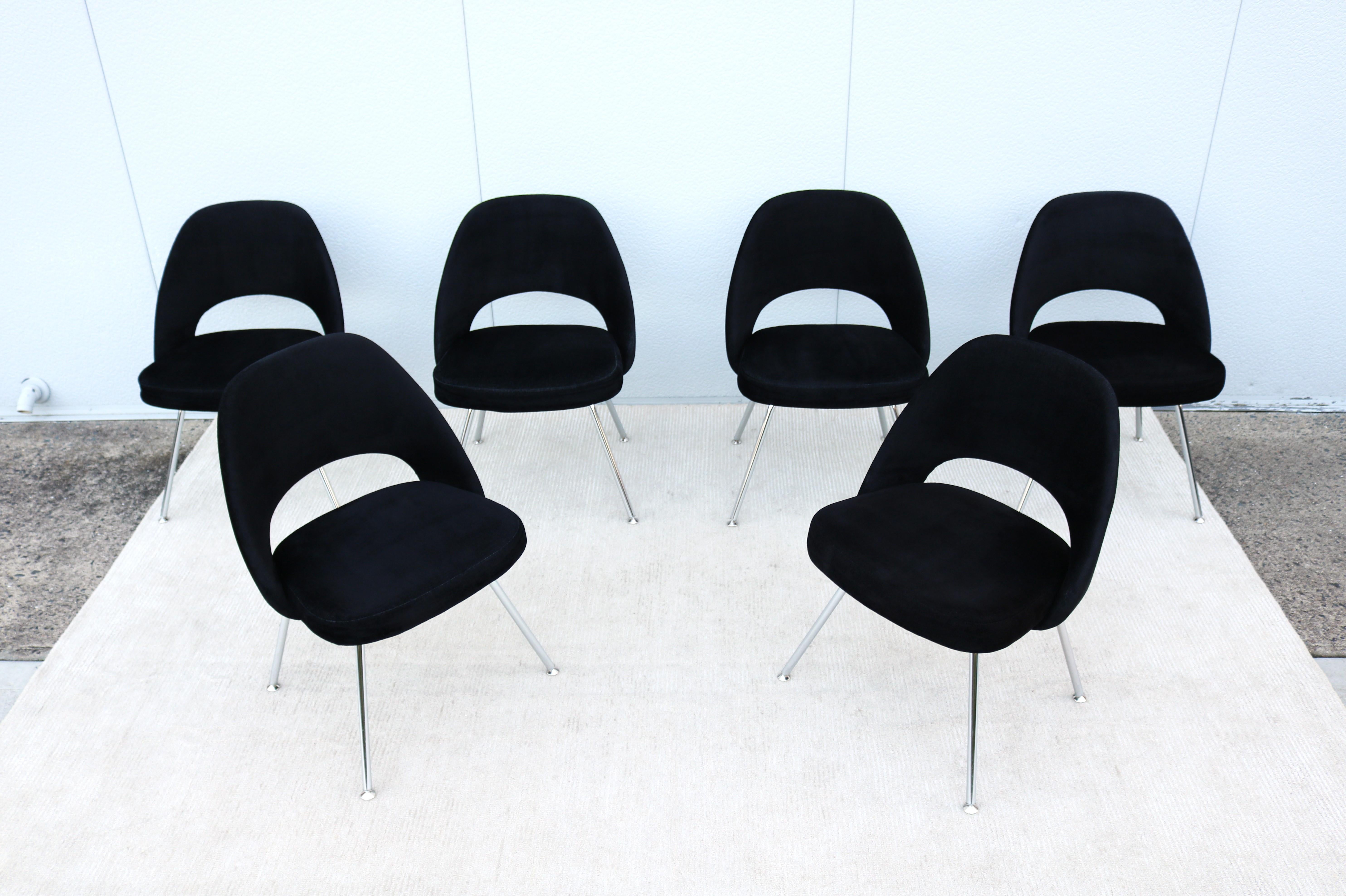 Mid-Century Modern Eero Saarinen for Knoll Executive Armless Chairs - Set of 8 For Sale 5