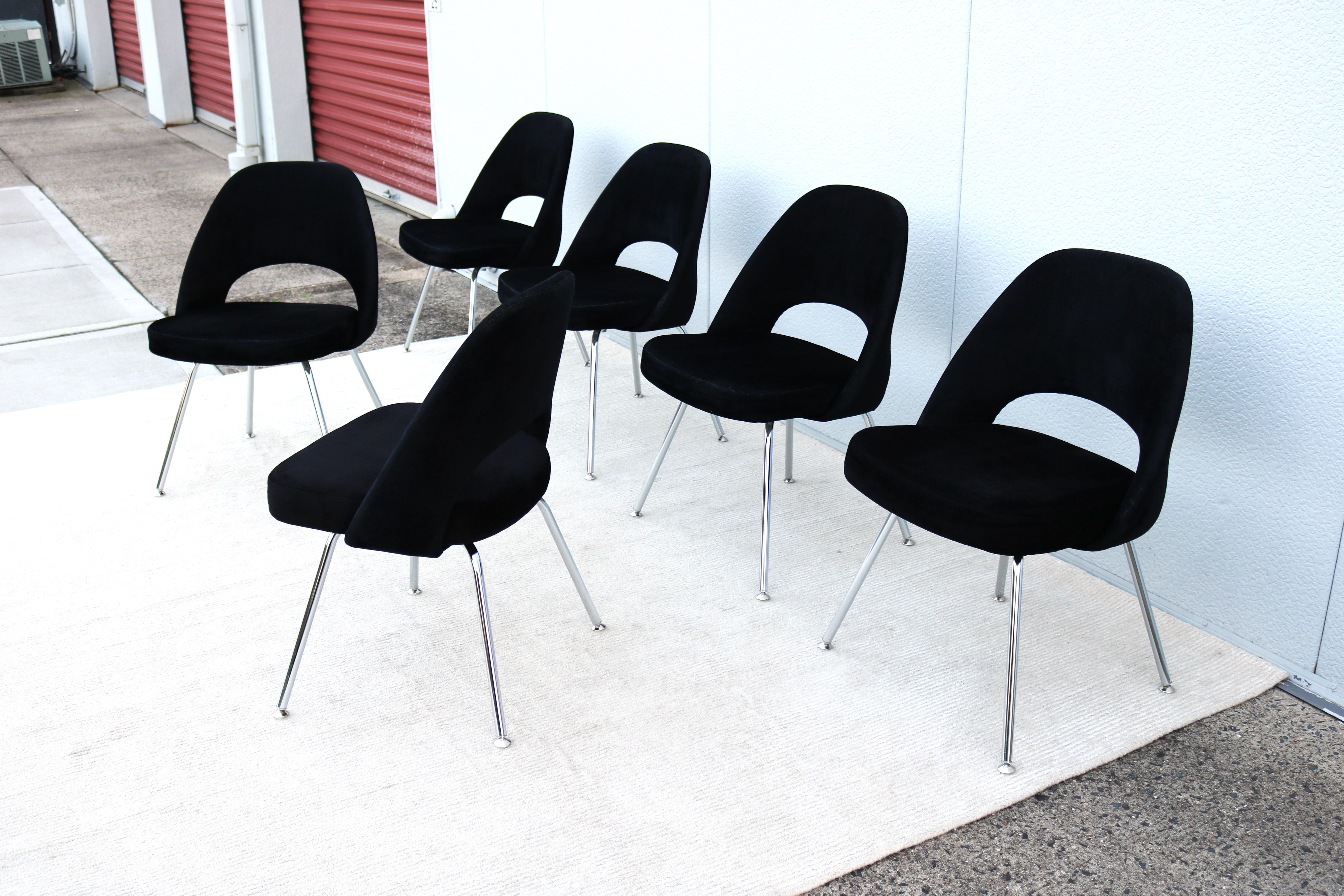 Mid-Century Modern Eero Saarinen for Knoll Executive Armless Chairs - Set of 8 For Sale 6