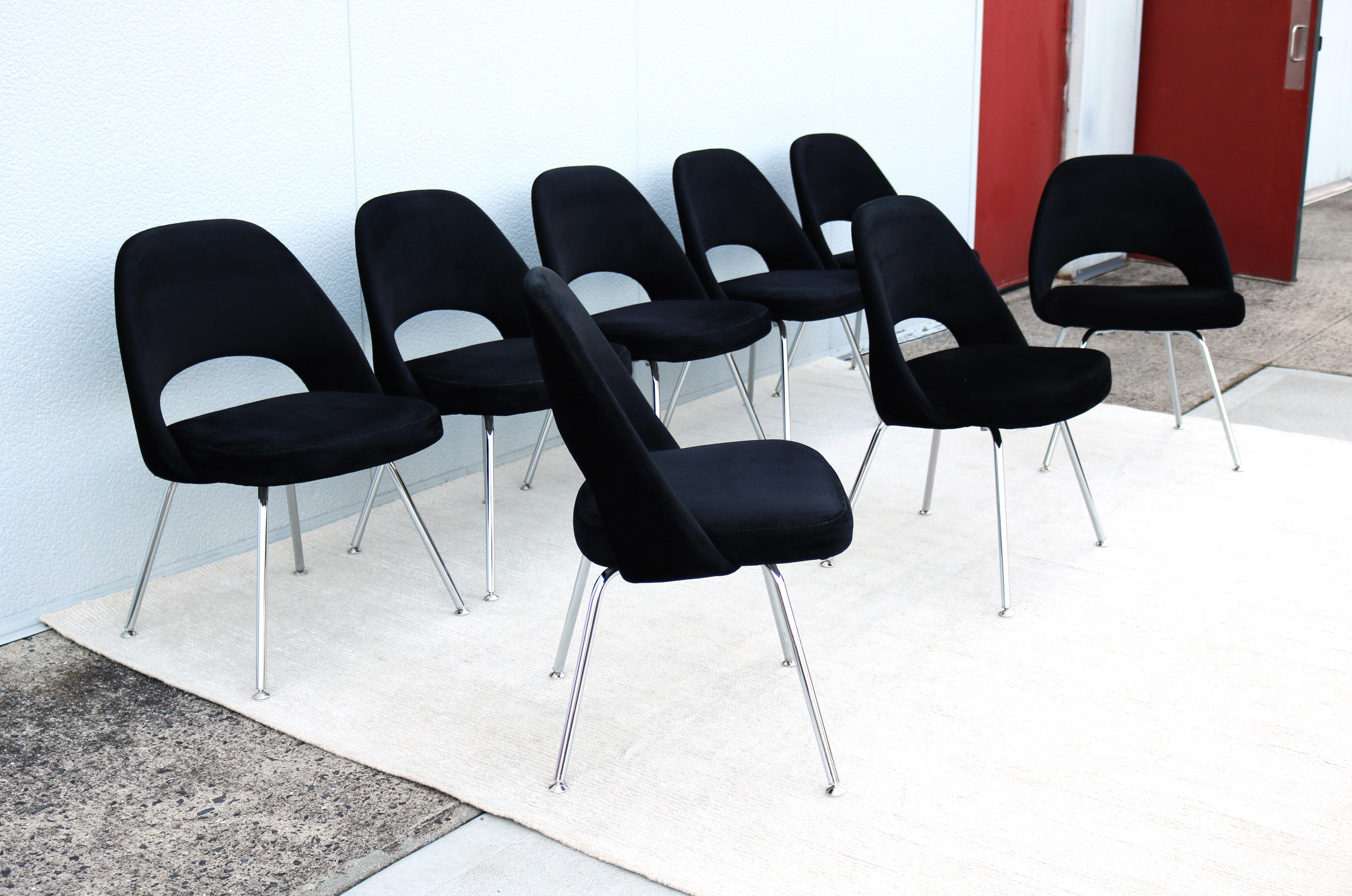 Contemporary Mid-Century Modern Eero Saarinen for Knoll Executive Armless Chairs - Set of 8 For Sale