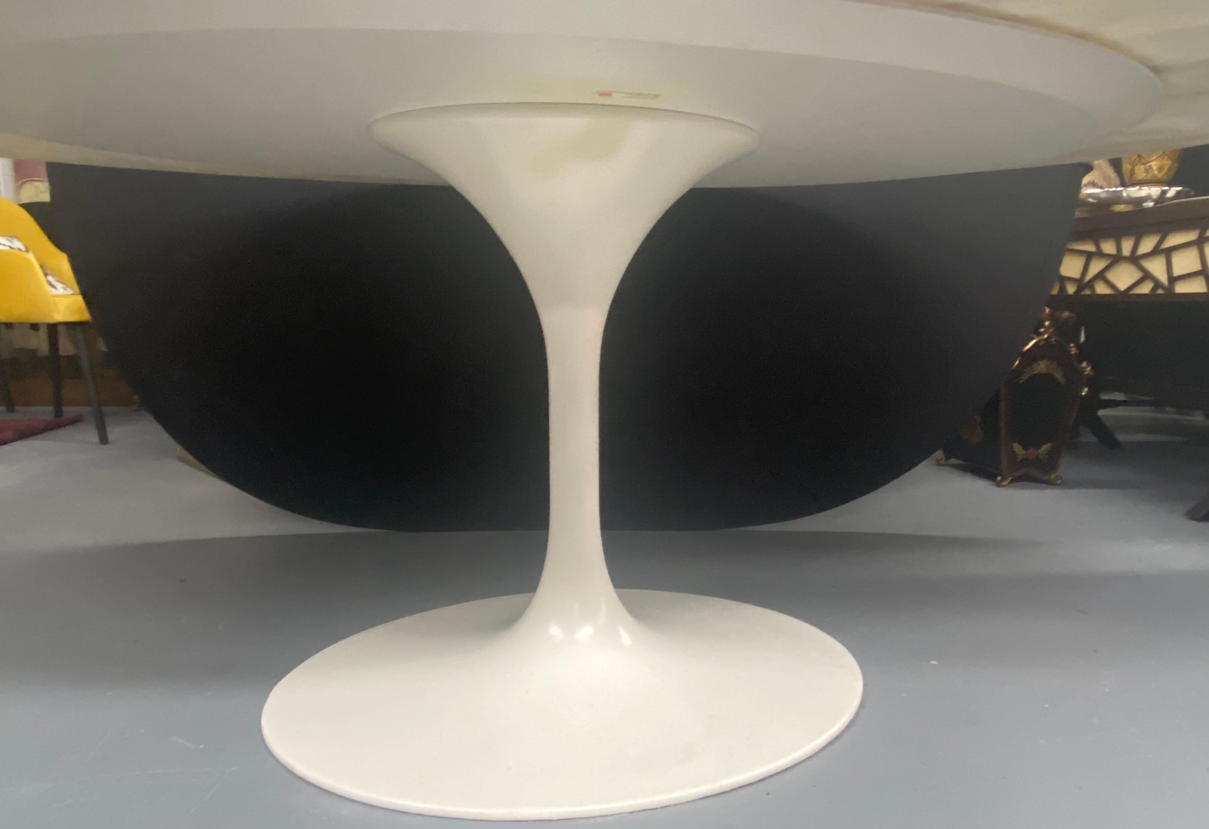 Mid-Century Modern Eero Saarinen for Knoll Oval Marble-Top Tulip Dining Table 6