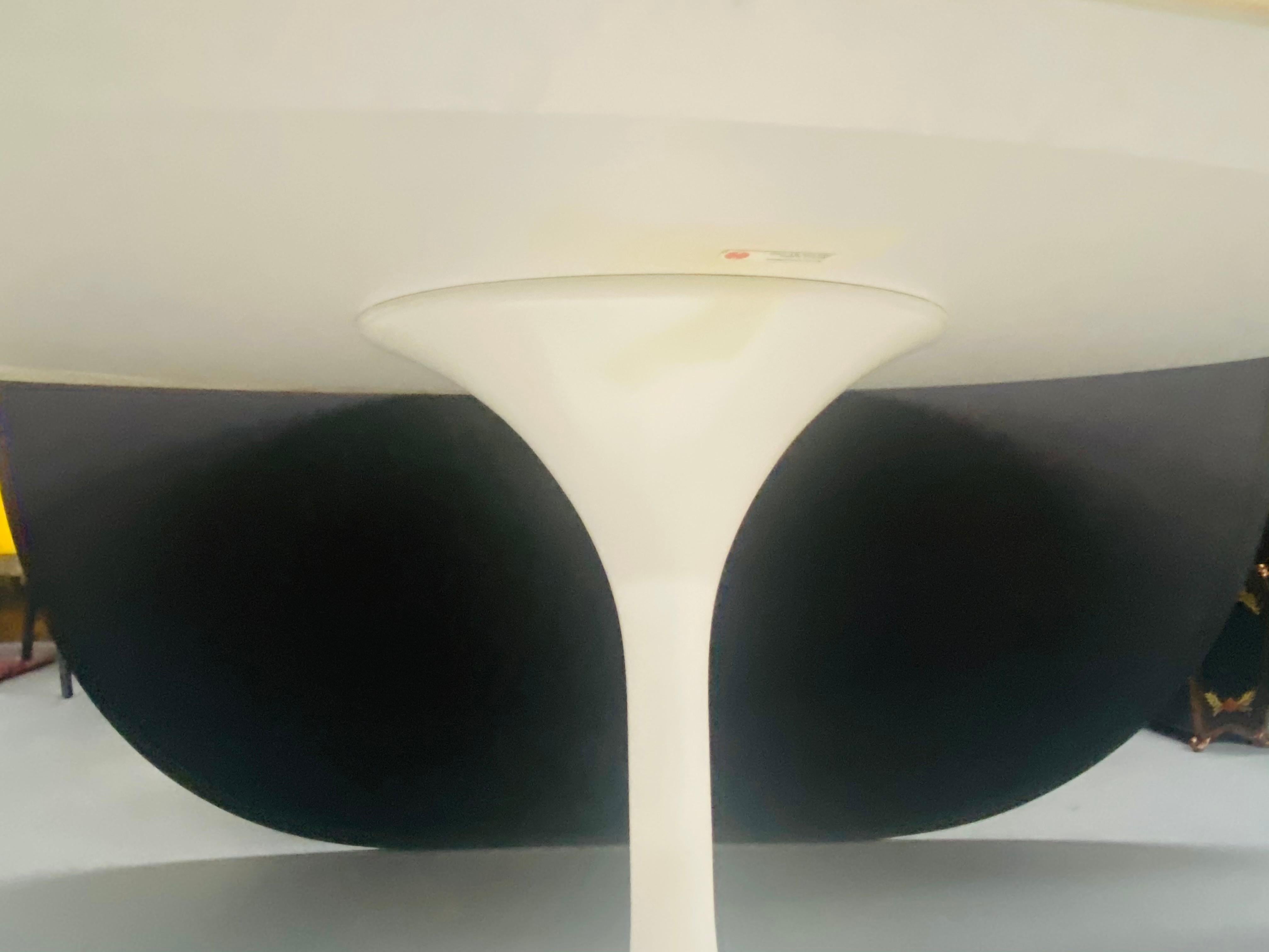 Mid-Century Modern Eero Saarinen for Knoll Oval Marble-Top Tulip Dining Table 7