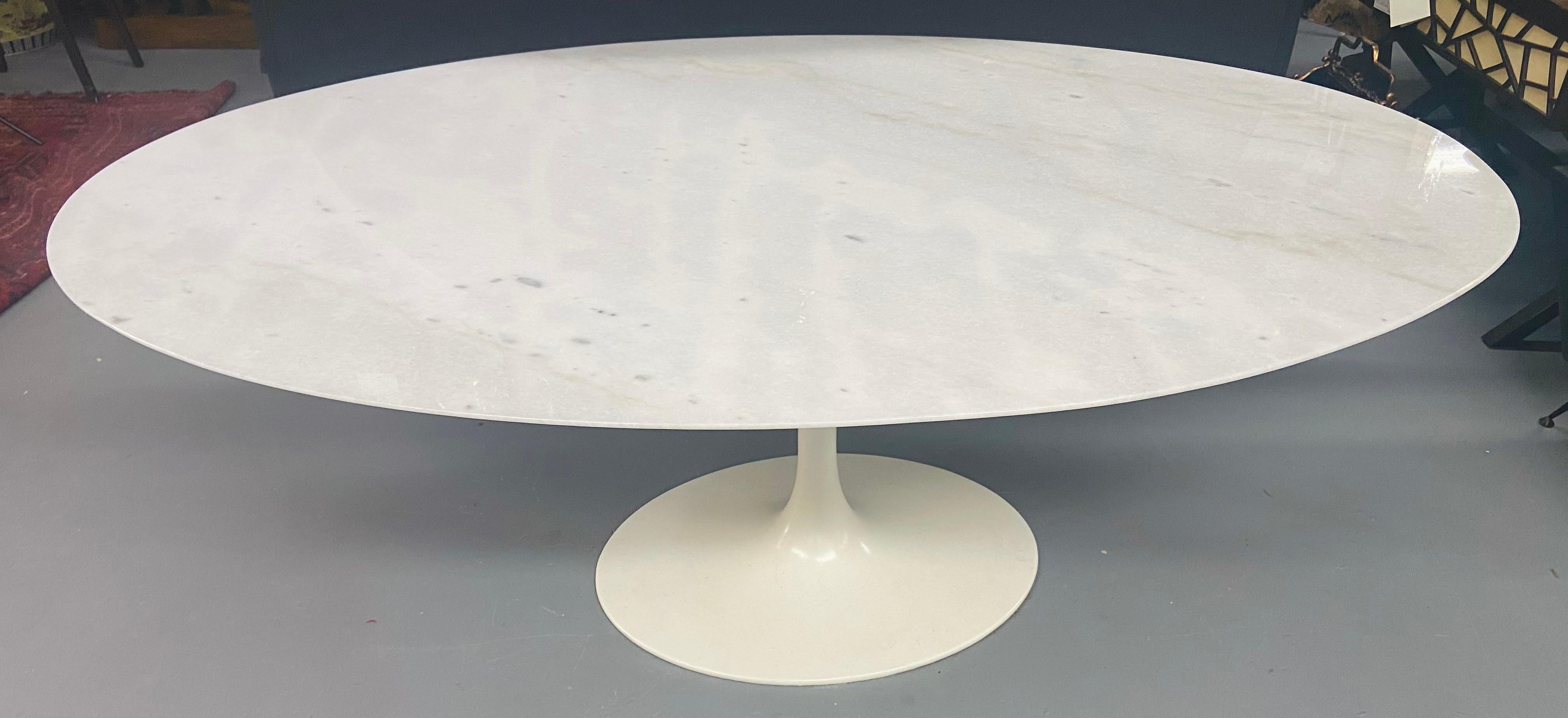 American Mid-Century Modern Eero Saarinen for Knoll Oval Marble-Top Tulip Dining Table