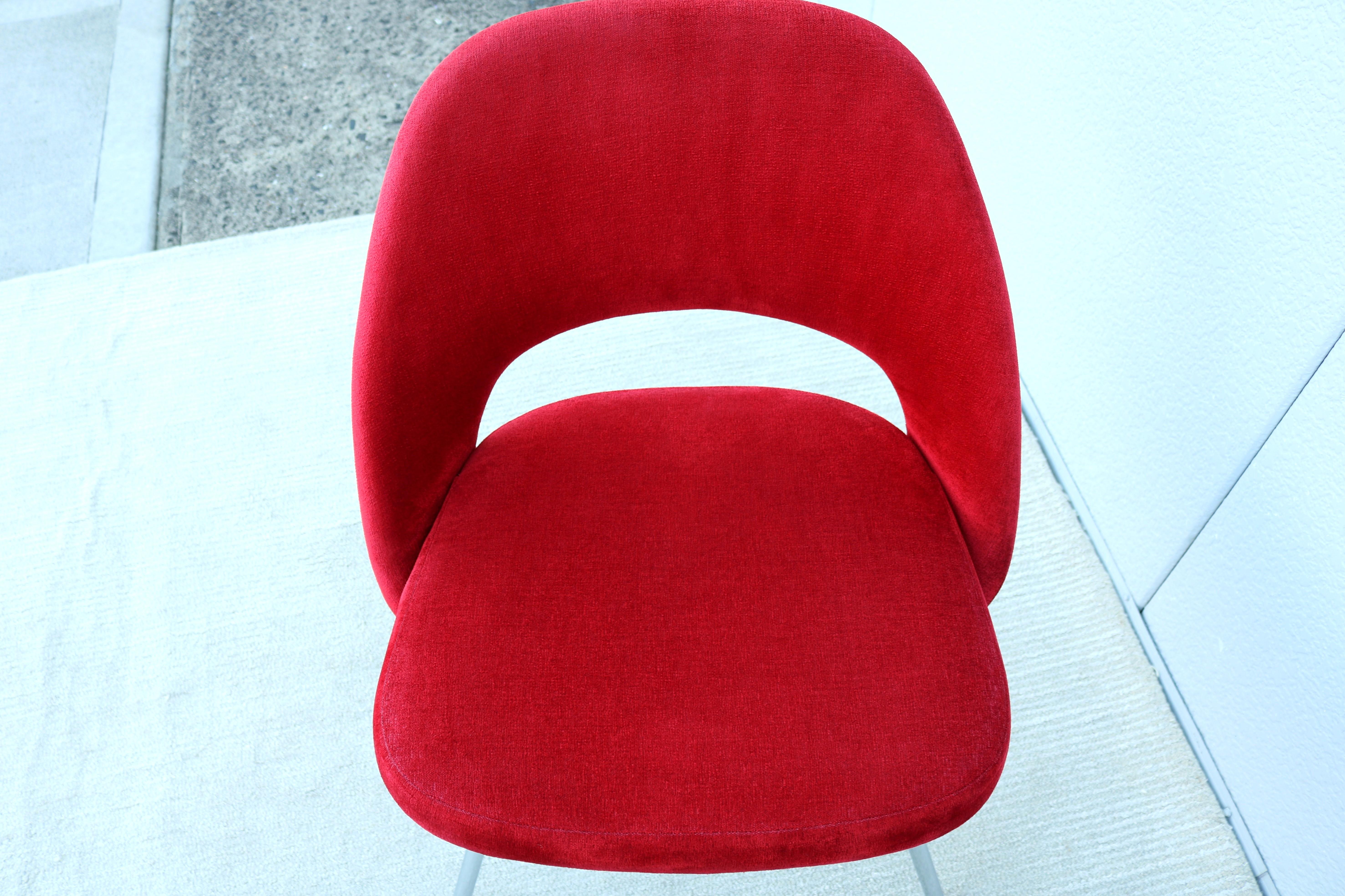 Mid-Century Modern Eero Saarinen for Knoll Red Executive Armless Chairs - a Pair For Sale 8