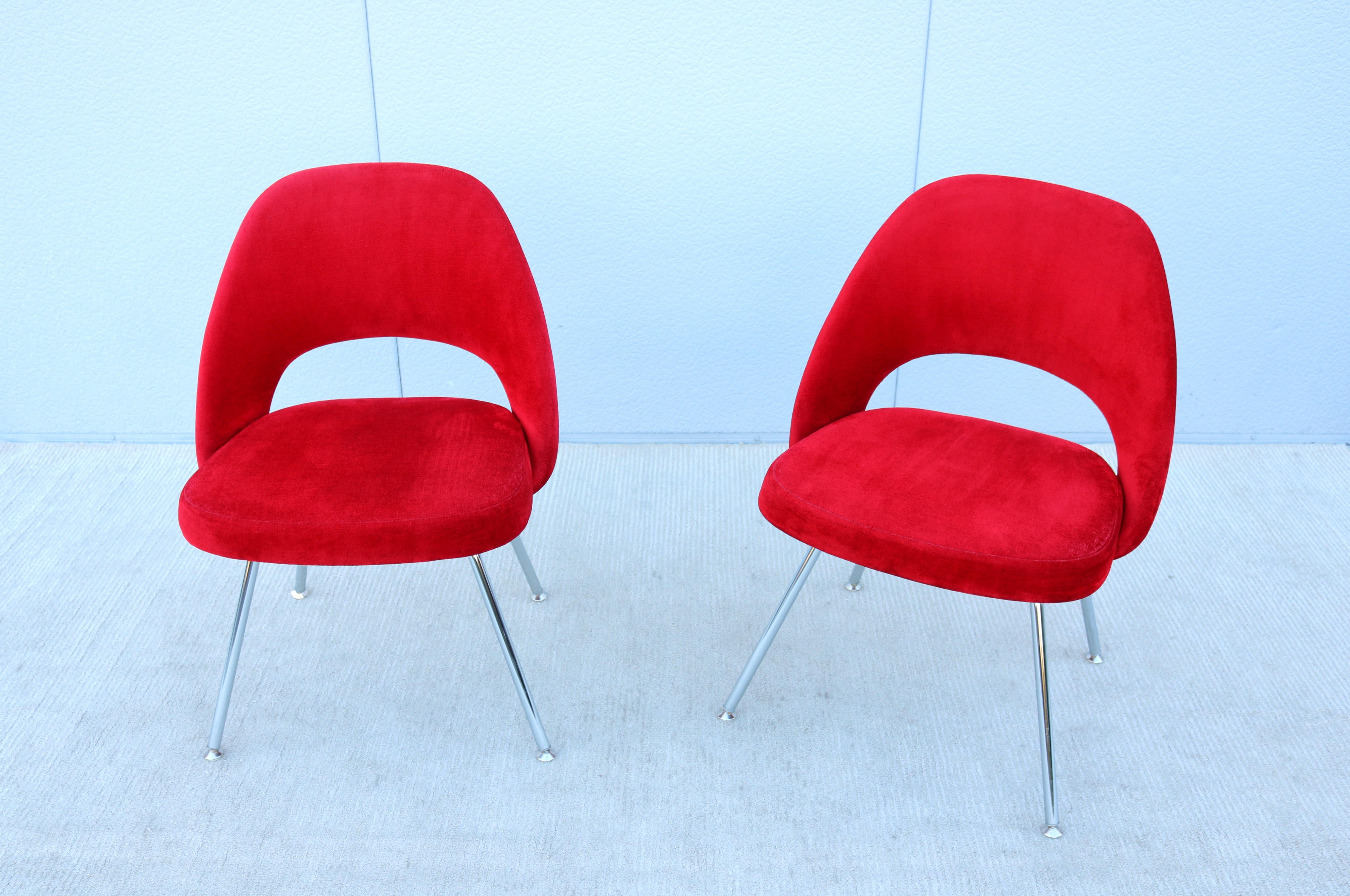 Contemporary Mid-Century Modern Eero Saarinen for Knoll Red Executive Armless Chairs - a Pair For Sale
