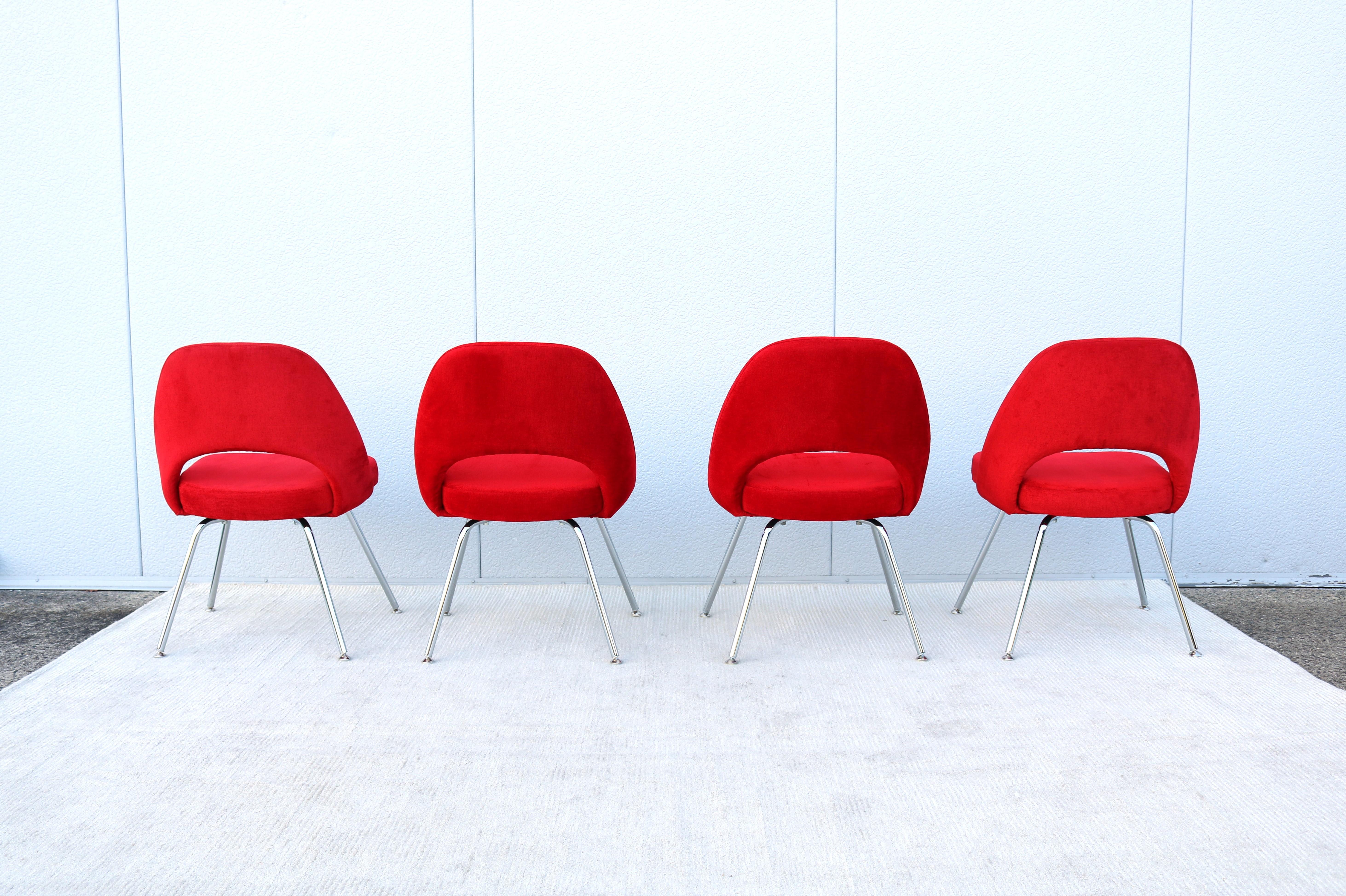 Set von 4 armlosen Chefsesseln, Eero Saarinen für Knoll, Rot, Mid-Century Modern im Angebot 2