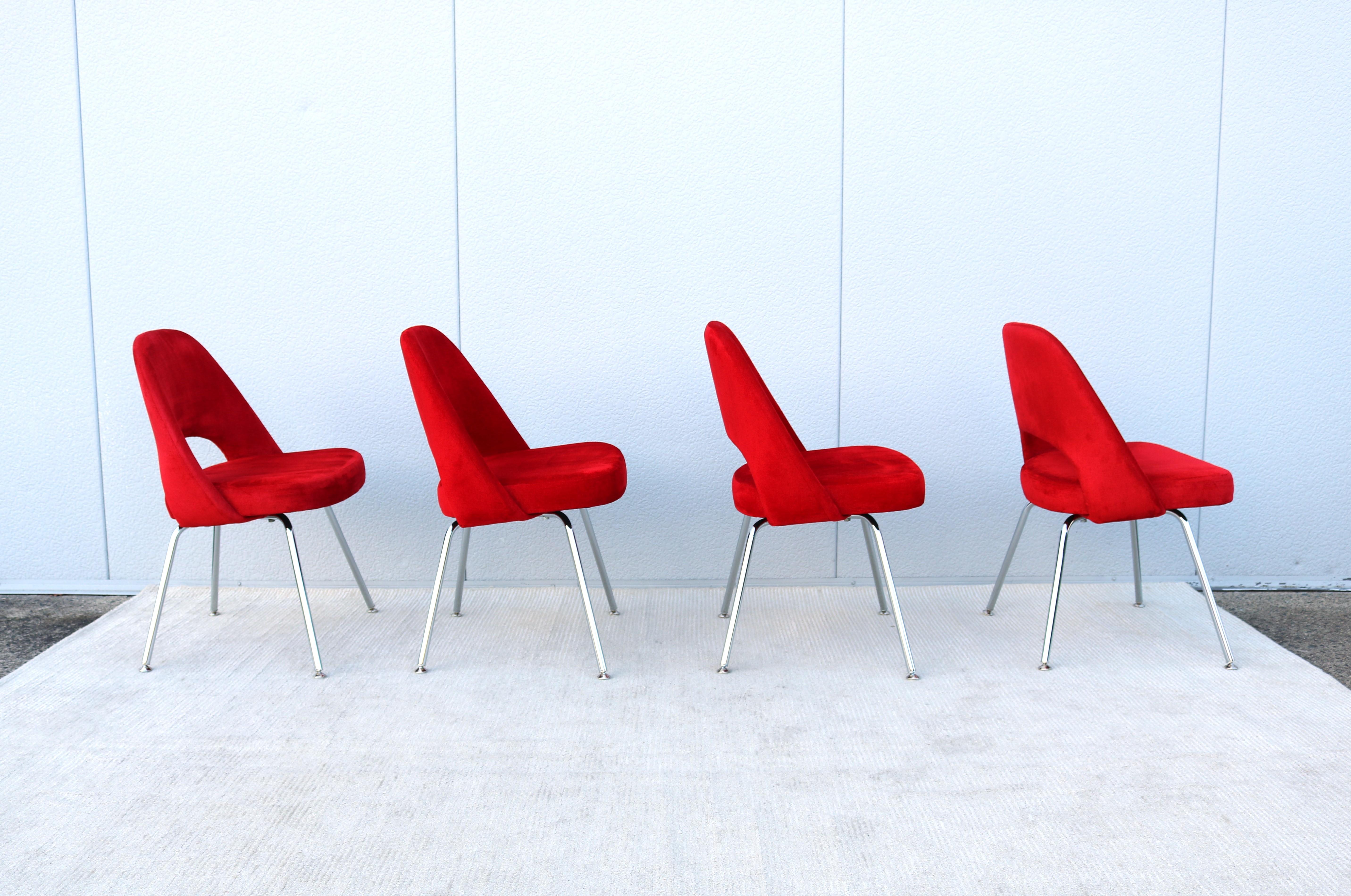 Set von 4 armlosen Chefsesseln, Eero Saarinen für Knoll, Rot, Mid-Century Modern im Angebot 3