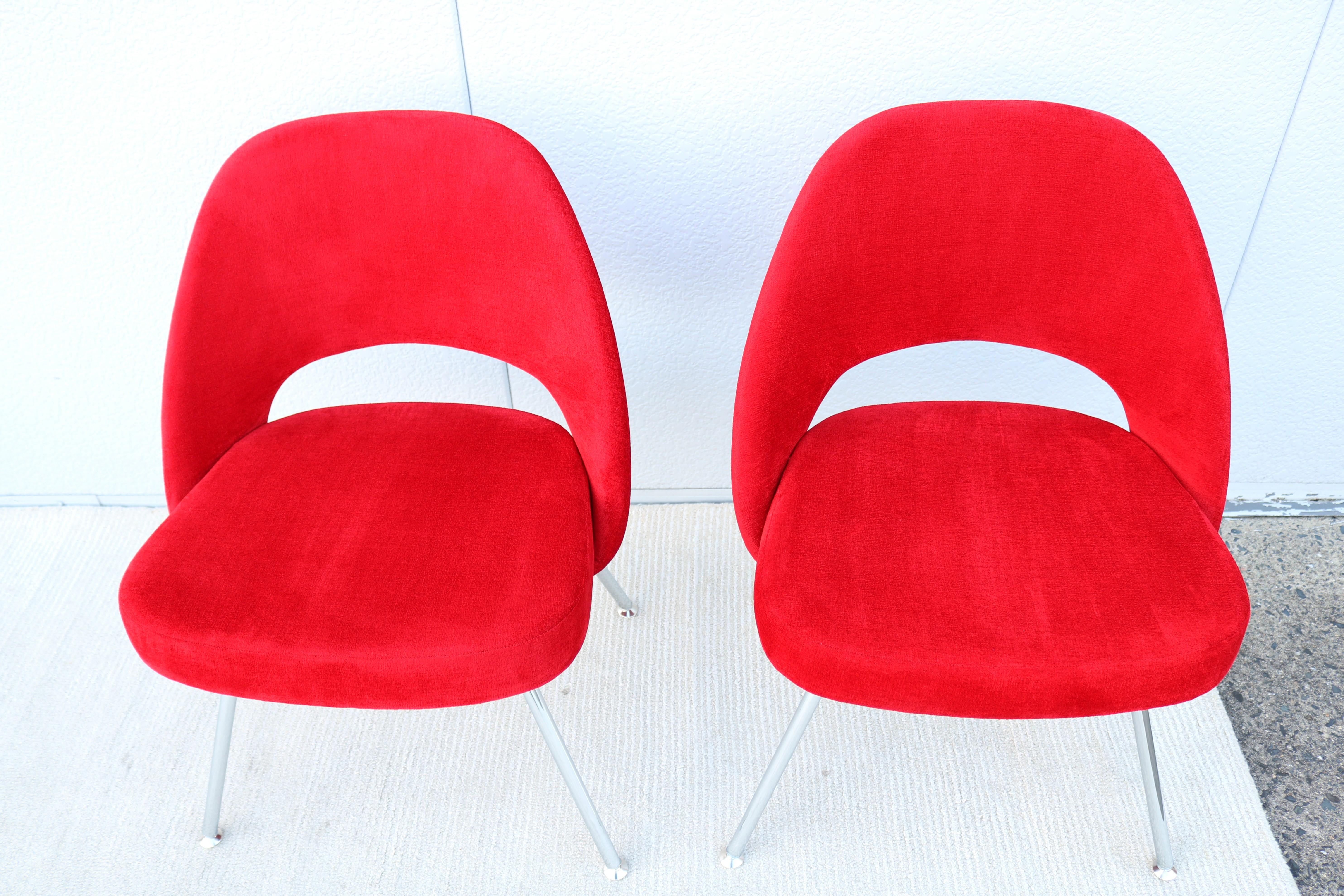 Mid-Century Modern Eero Saarinen for Knoll Red Executive Armless Chairs Set of 4 For Sale 5