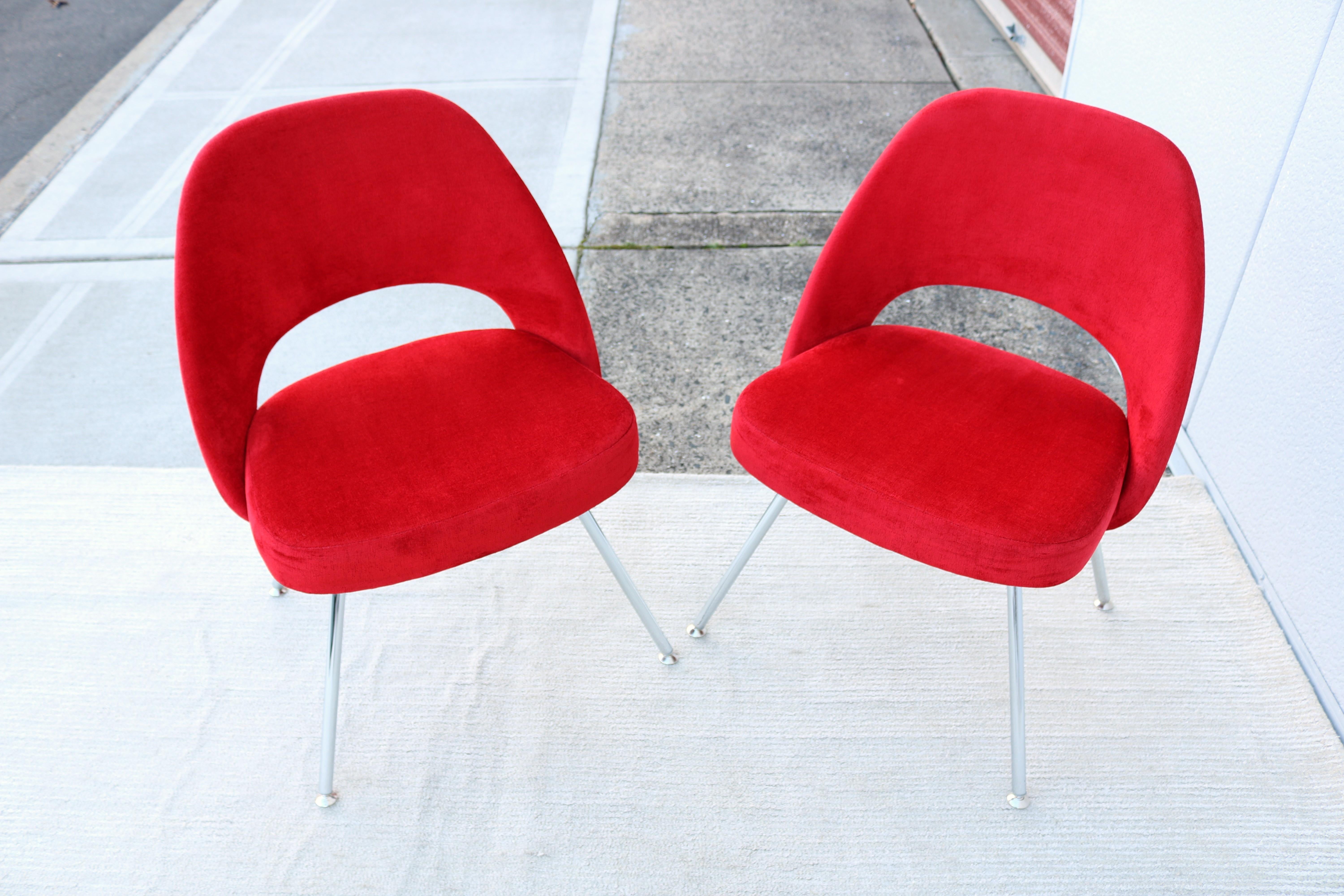 Set von 4 armlosen Chefsesseln, Eero Saarinen für Knoll, Rot, Mid-Century Modern im Angebot 5
