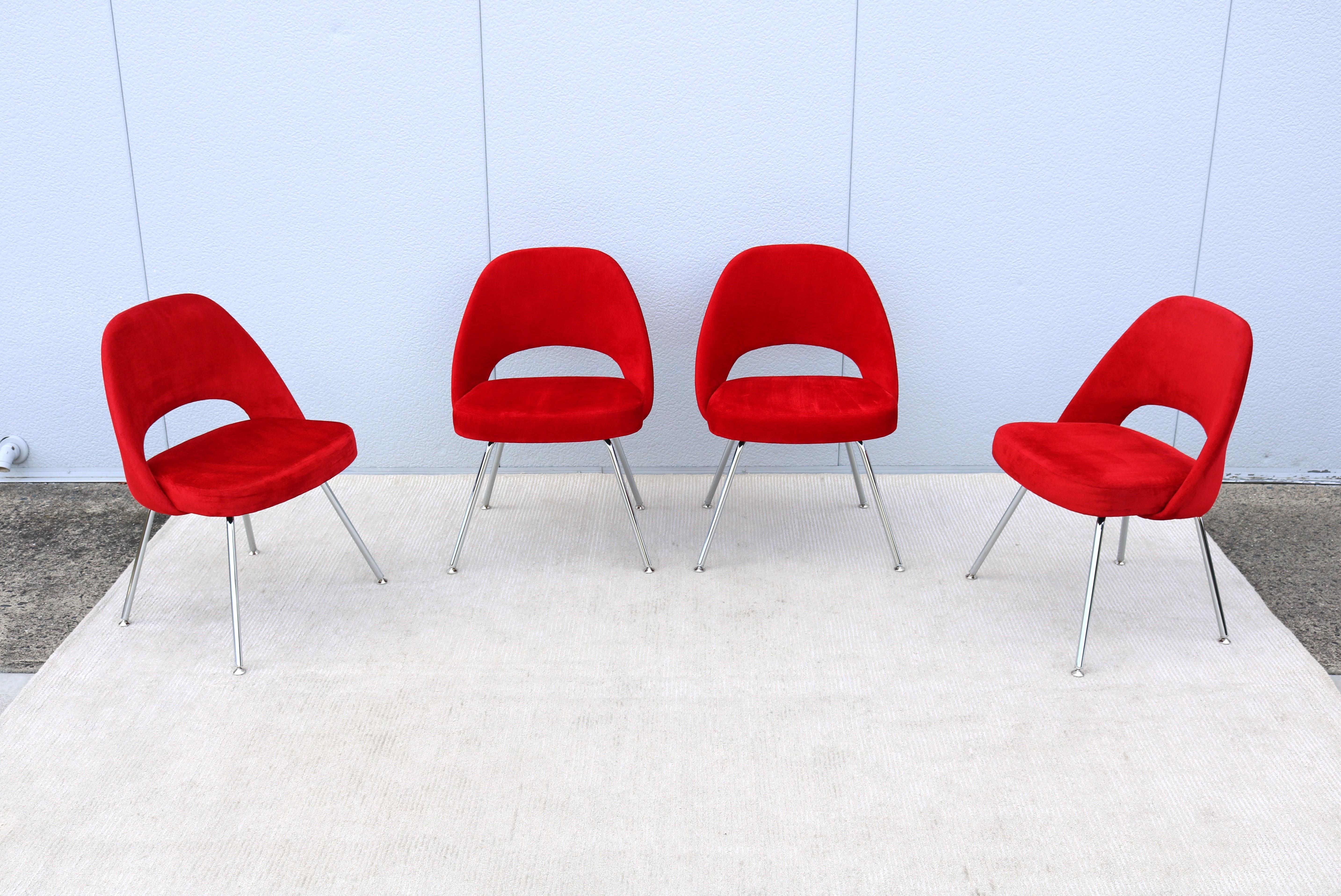 American Mid-Century Modern Eero Saarinen for Knoll Red Executive Armless Chairs Set of 4 For Sale