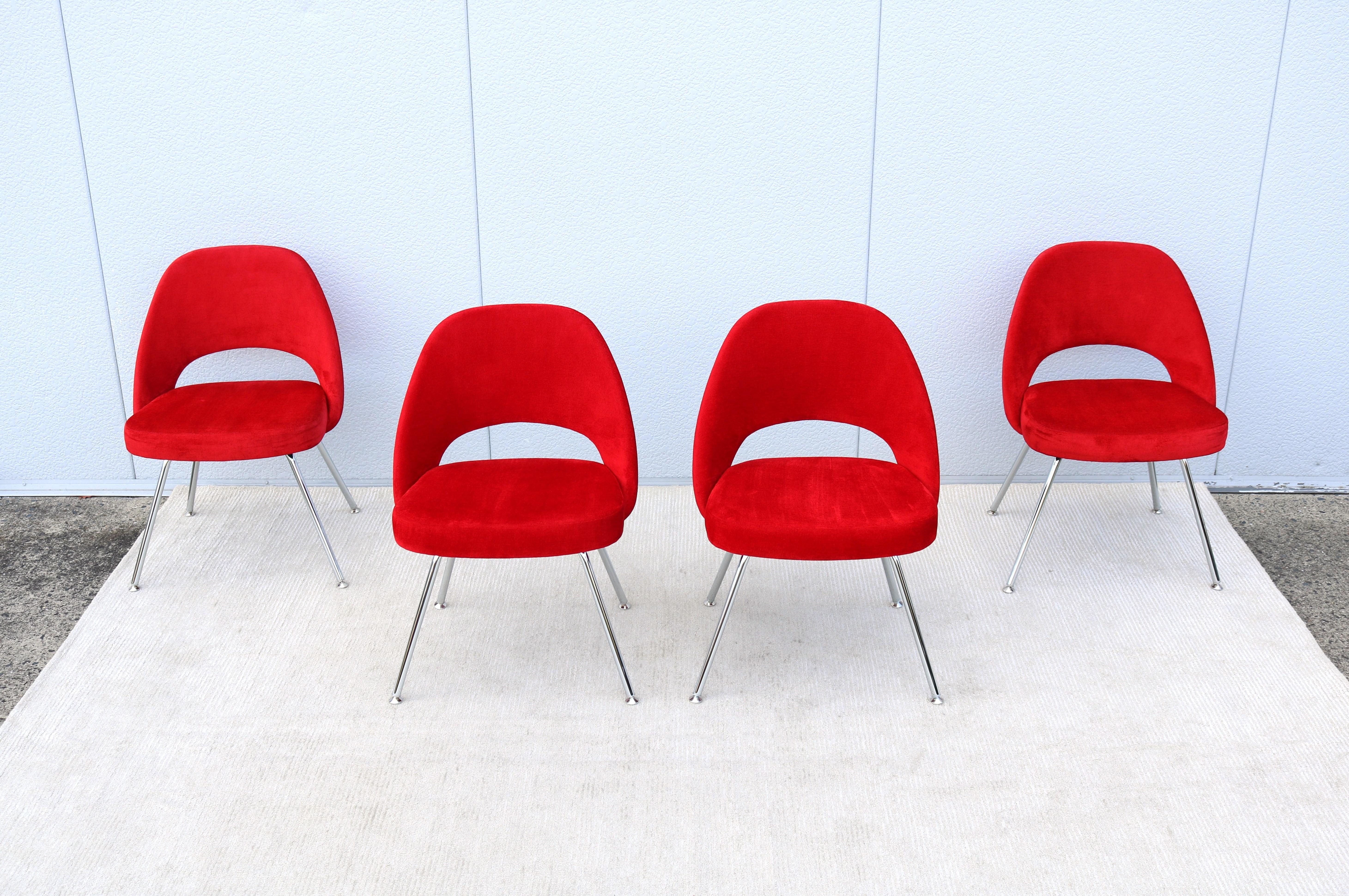 Molded Mid-Century Modern Eero Saarinen for Knoll Red Executive Armless Chairs Set of 4 For Sale