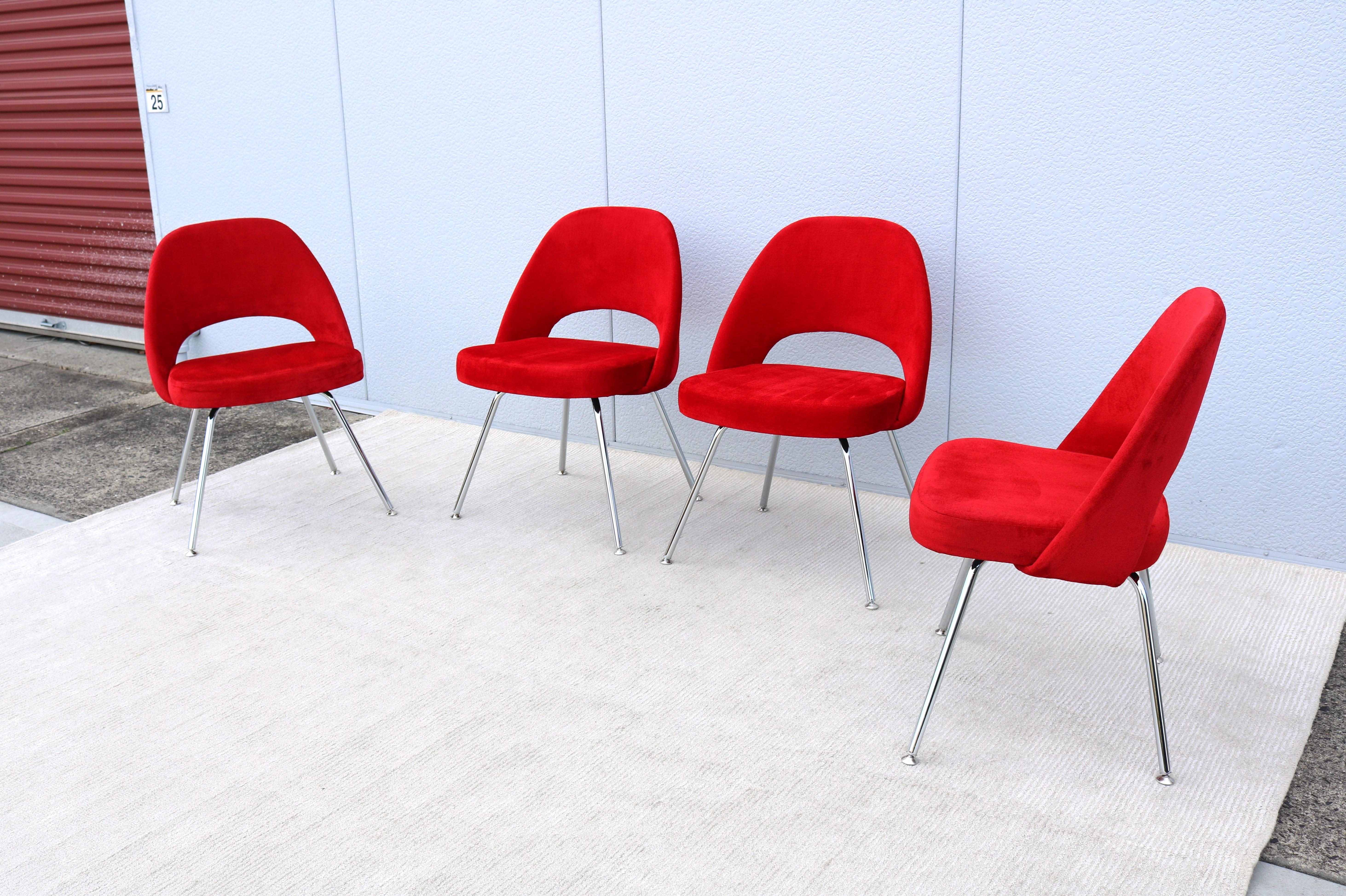 Steel Mid-Century Modern Eero Saarinen for Knoll Red Executive Armless Chairs Set of 4 For Sale
