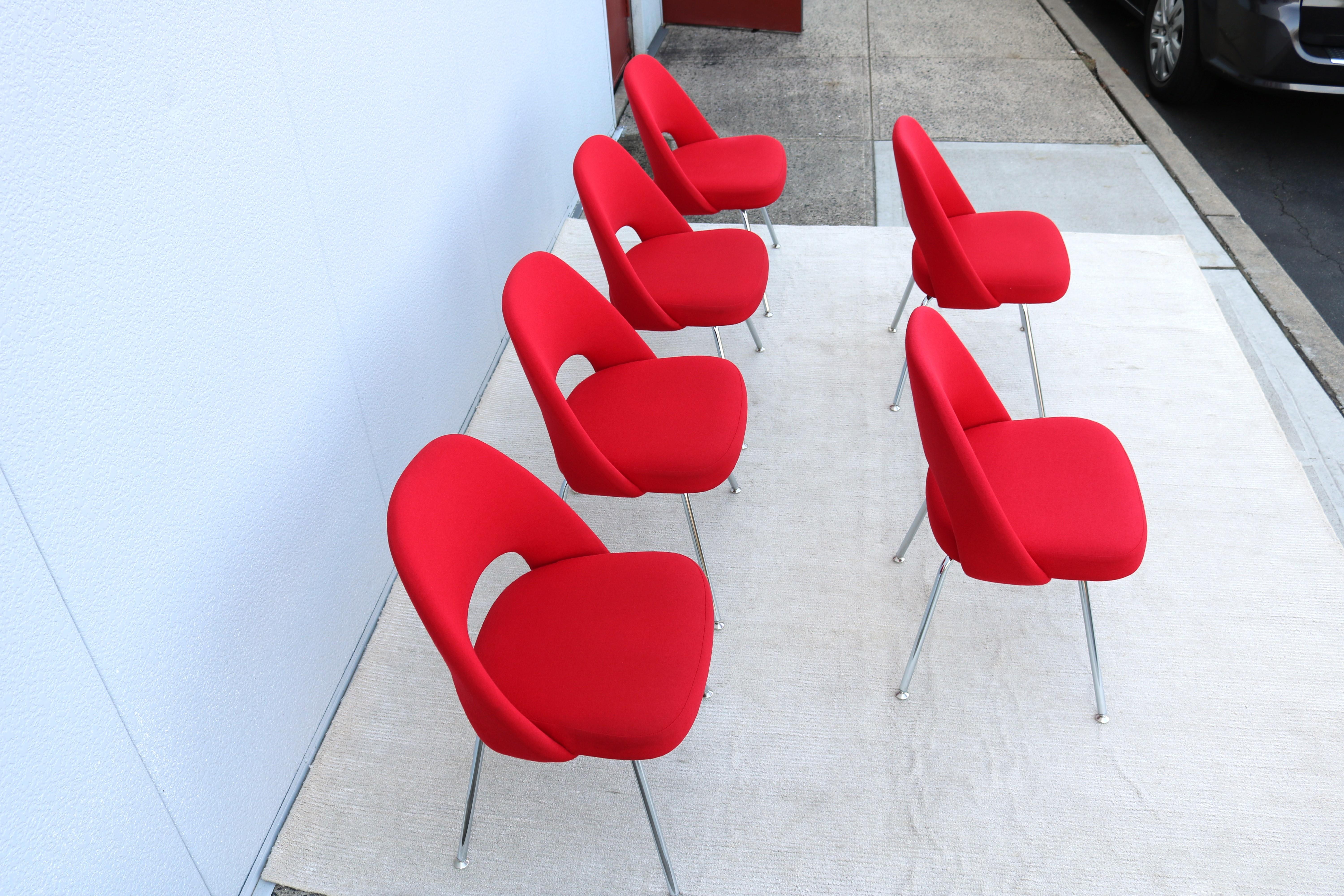 Mid-Century Modern Eero Saarinen for Knoll Red Executive Armless Chairs Set of 6 For Sale 2