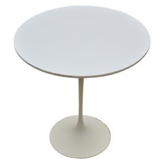 Mid-Century Modern Eero Saarinen for Knoll Round Tulip Side Table