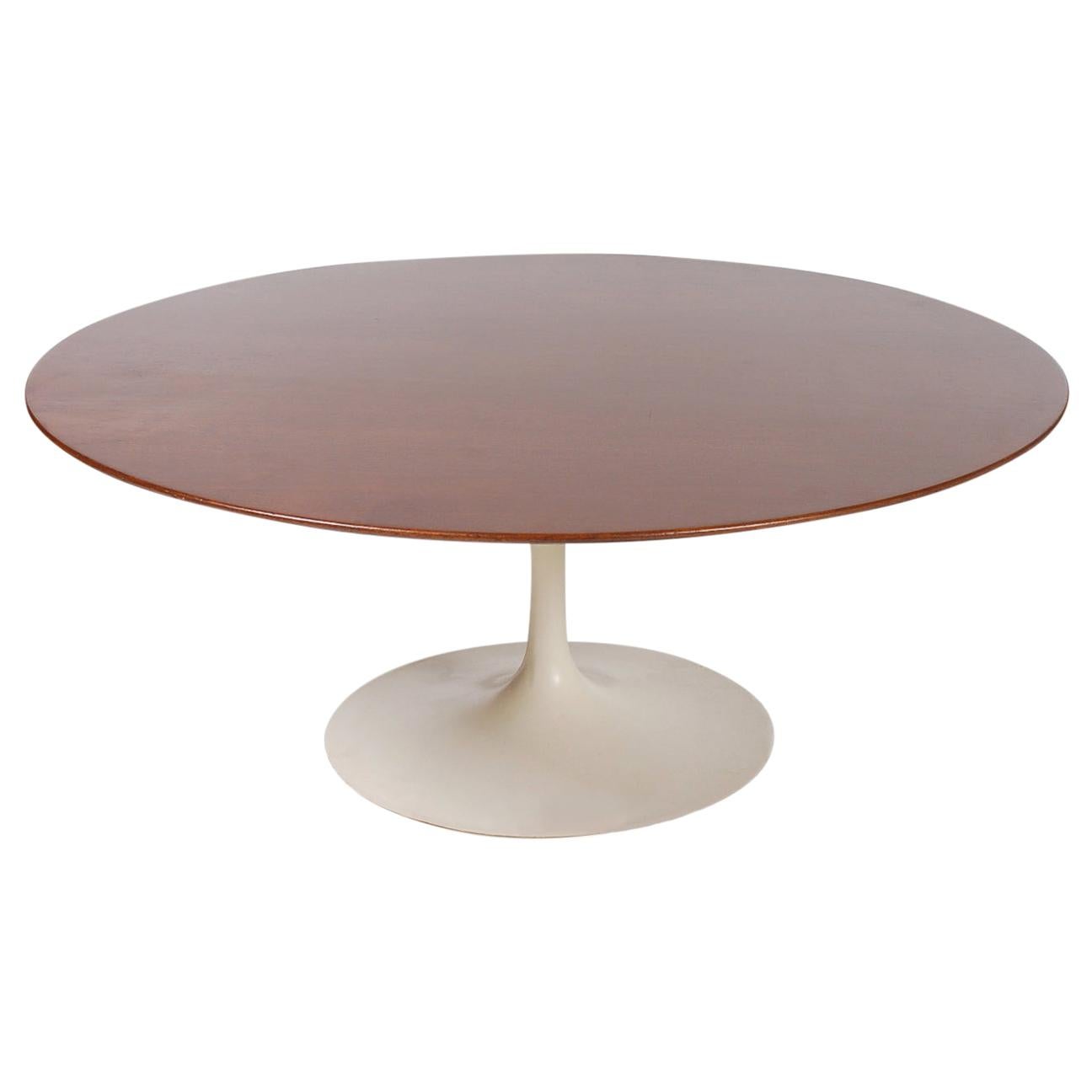 Mid-Century Modern Eero Saarinen for Knoll Tulip Coffee Table with Walnut Top