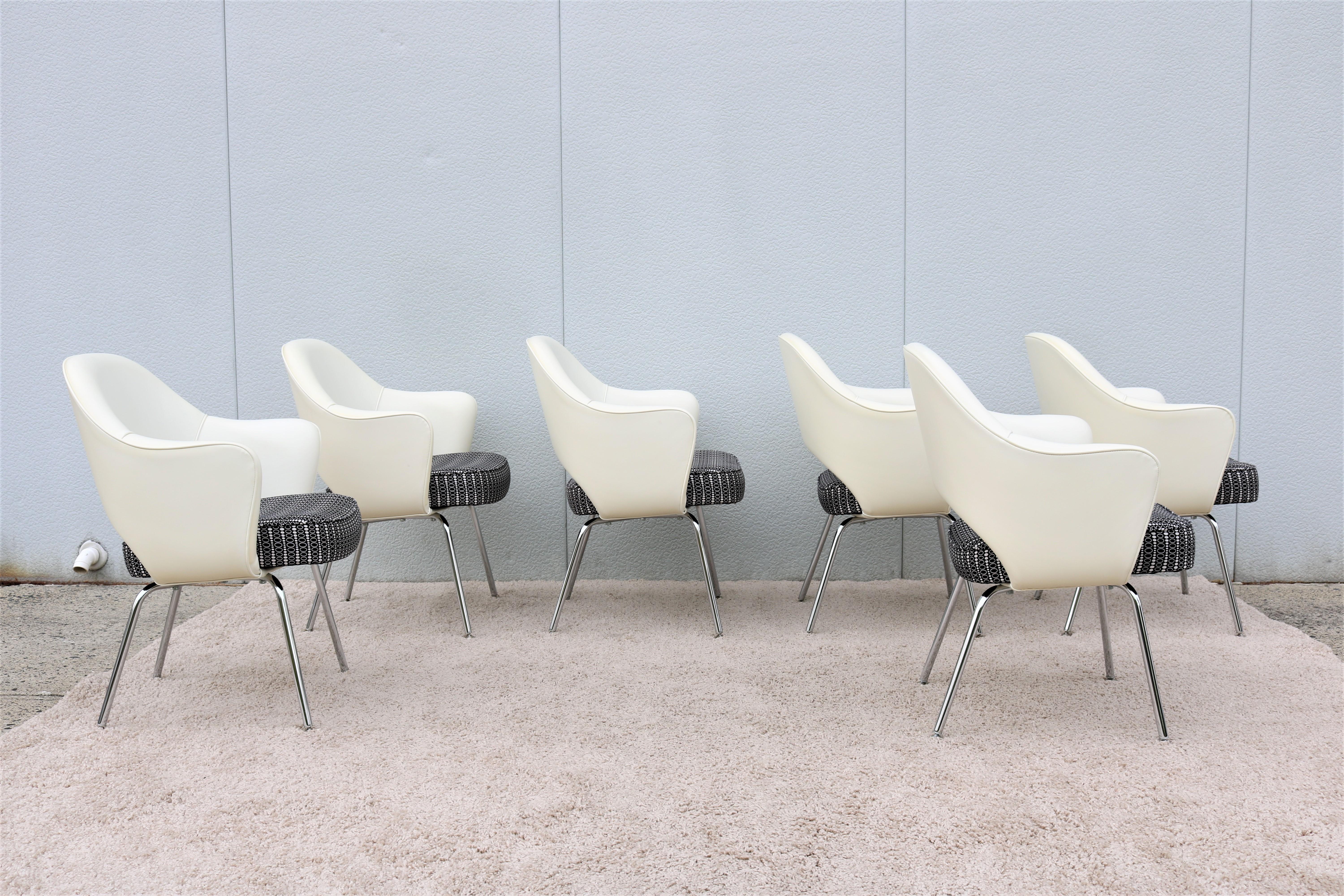 Mid-Century Modern Eero Saarinen for Knoll White Executive Armchairs, Set of 6 4