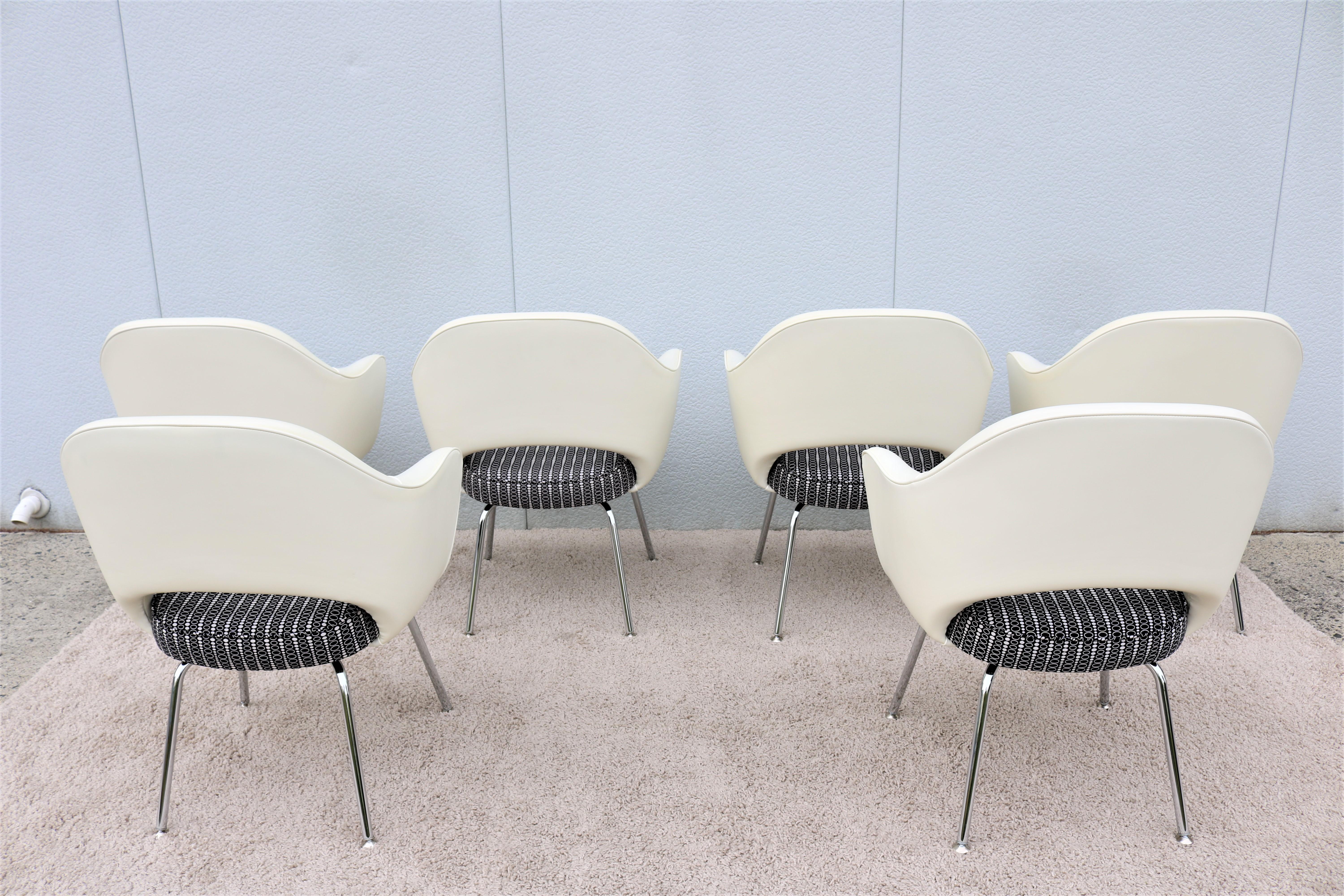 Mid-Century Modern Eero Saarinen for Knoll White Executive Armchairs, Set of 6 5