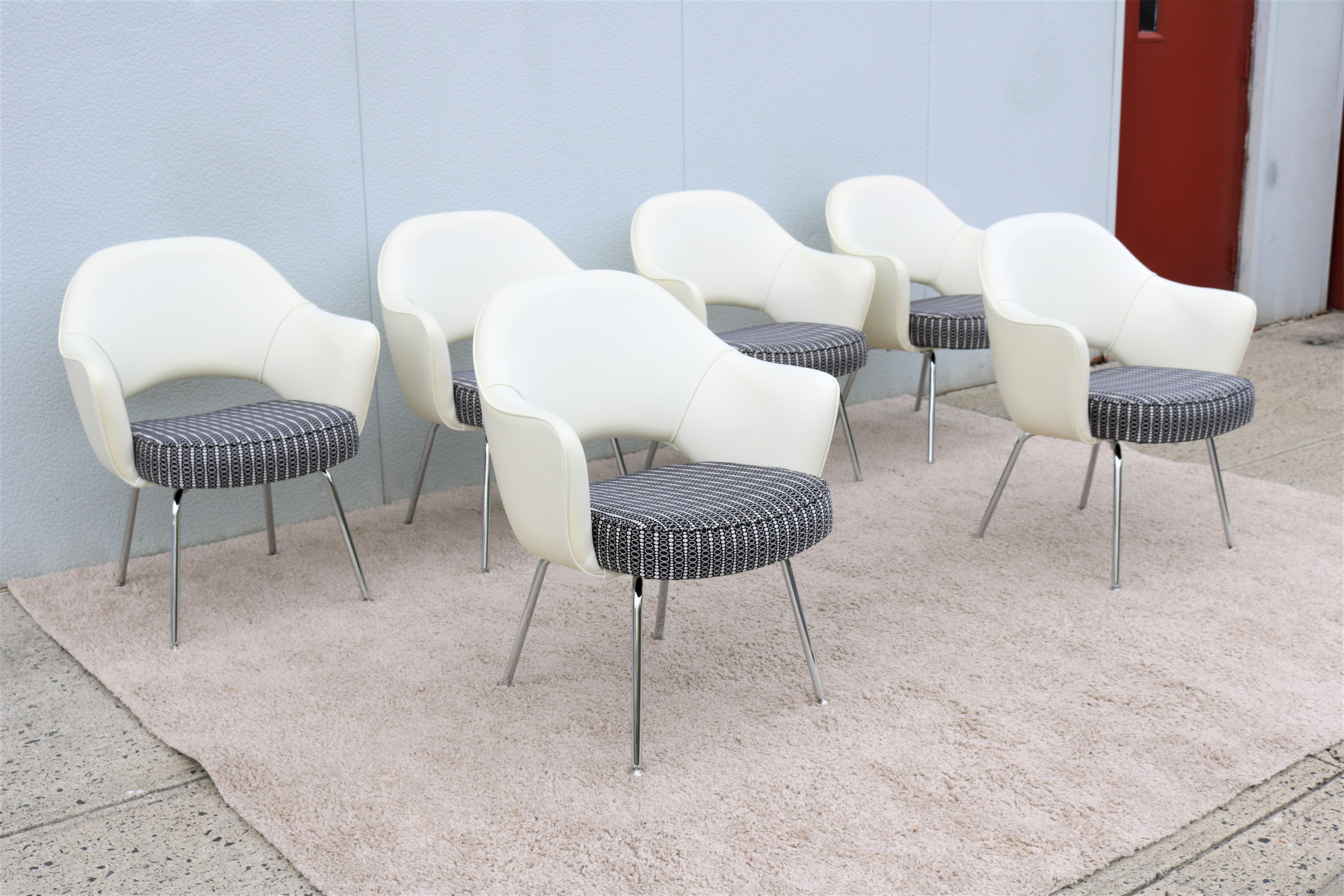American Mid-Century Modern Eero Saarinen for Knoll White Executive Armchairs, Set of 6