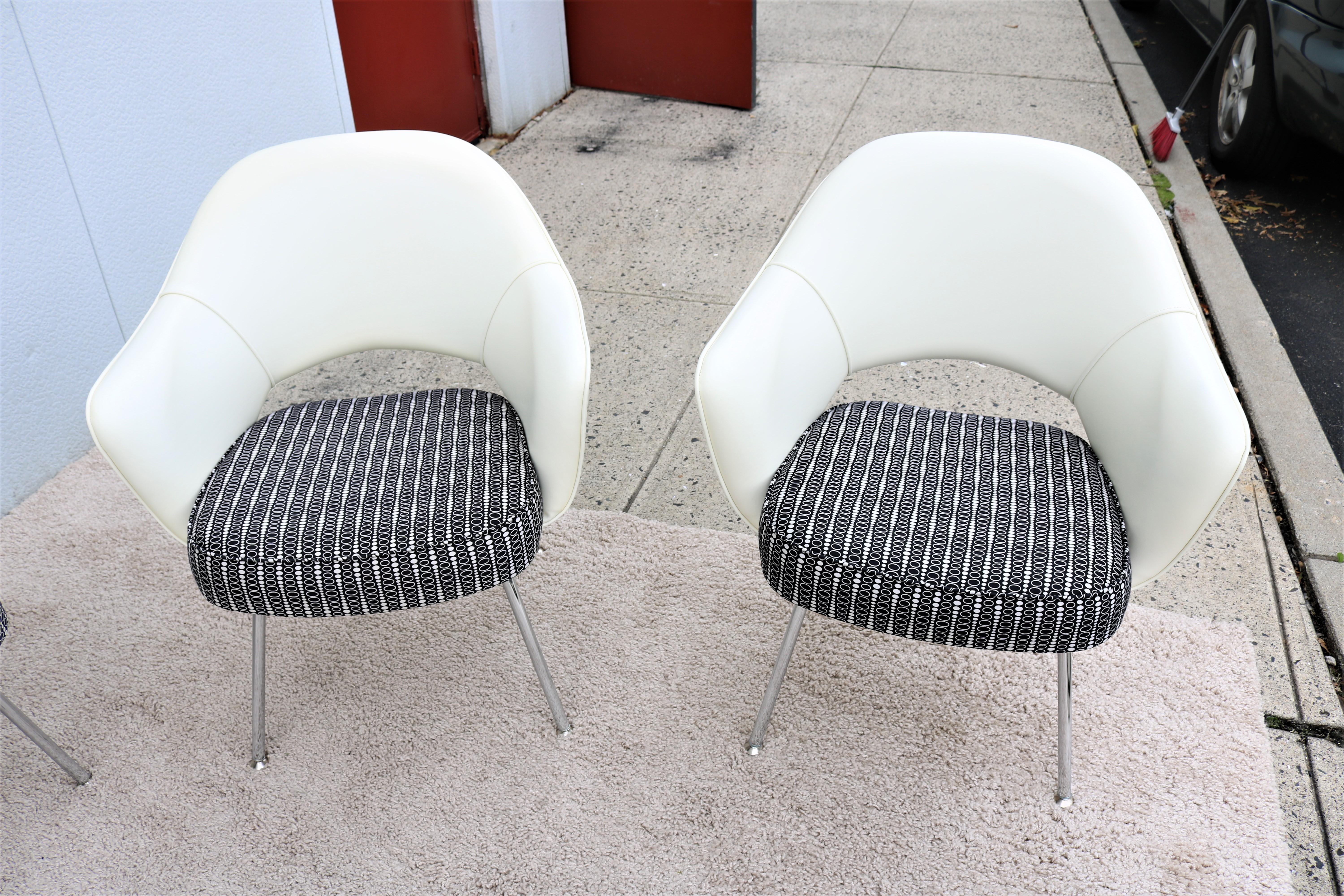 Mid-Century Modern Eero Saarinen for Knoll White Executive Armchairs, Set of 6 1