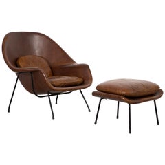 Mid-Century Modern Eero Saarinen for Knoll Womb Chair and Ottoman