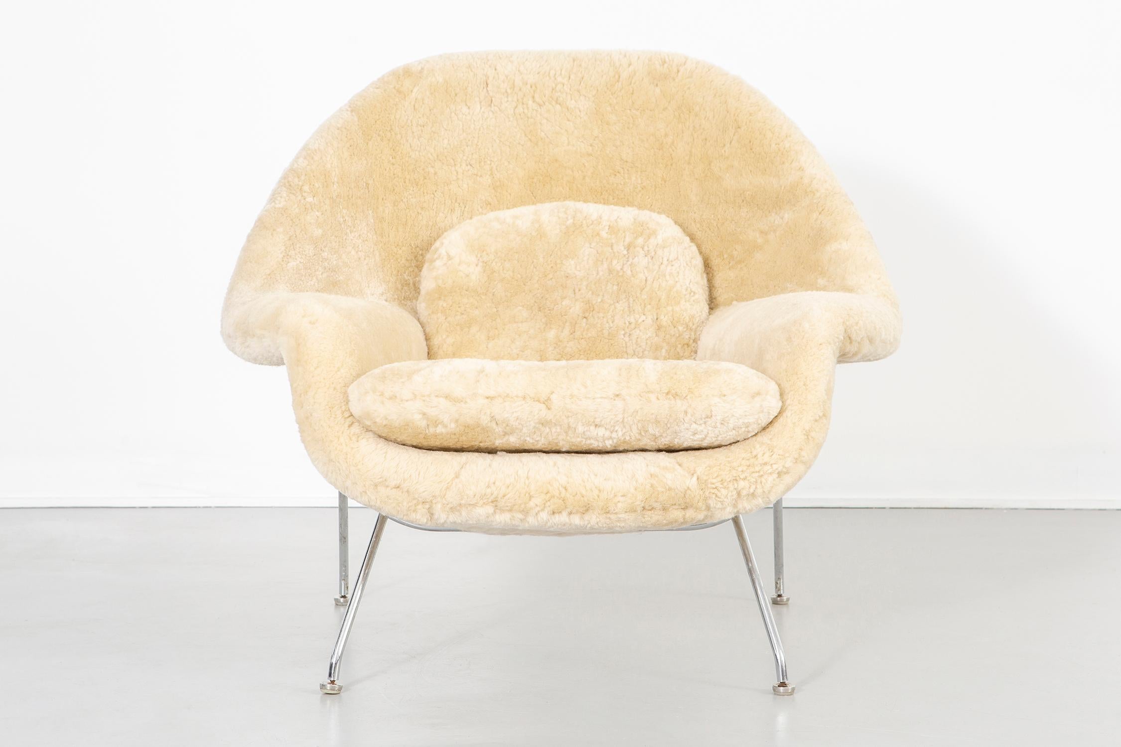 Womb chair

designed by Eero Saarinen for Knoll

USA, d 1948 / circa 1960s

Reupholstered in wool shearling and steel frame

Measures: 35 ½