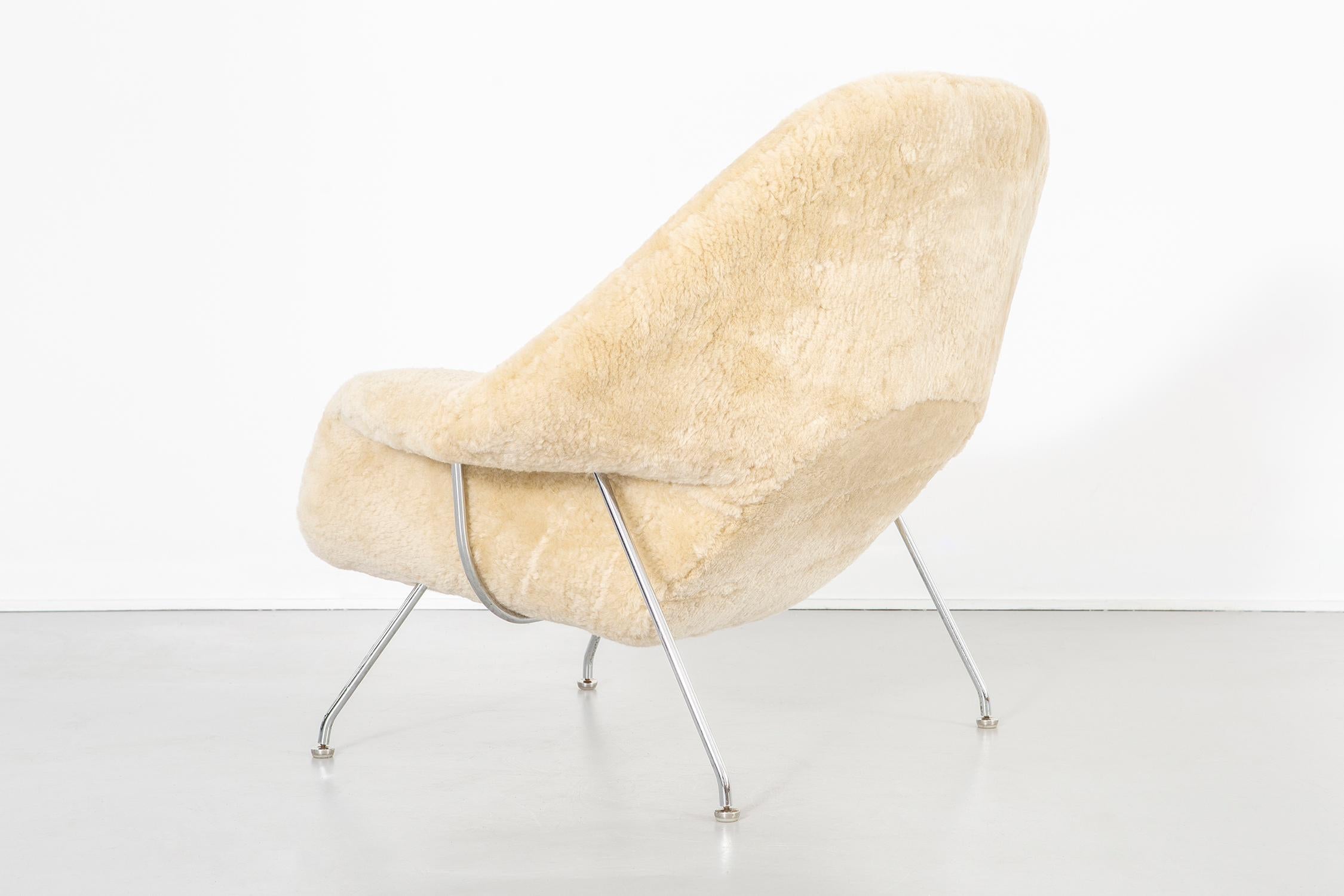Mid-Century Modern Eero Saarinen for Knoll Womb Chair Reupholstered in Shearling In Excellent Condition In Chicago, IL