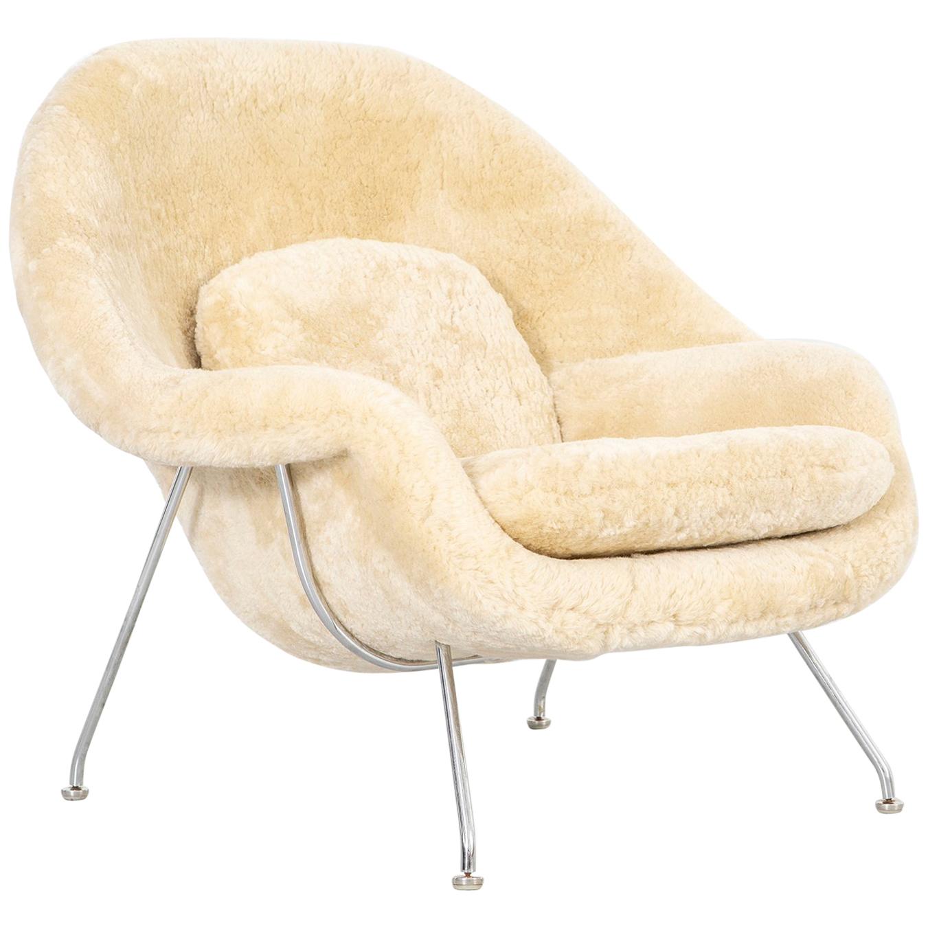 Mid-Century Modern Eero Saarinen for Knoll Womb Chair Reupholstered in Shearling For Sale