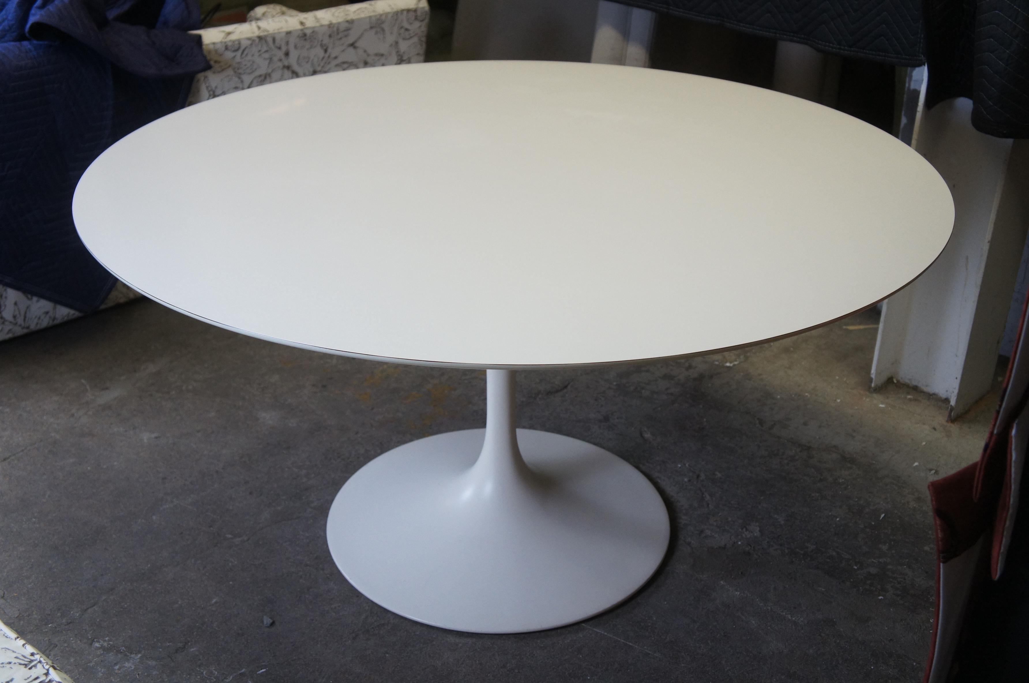 Mid-Century Modern Eero Saarinen Knoll International White Tulip Dining Table 2