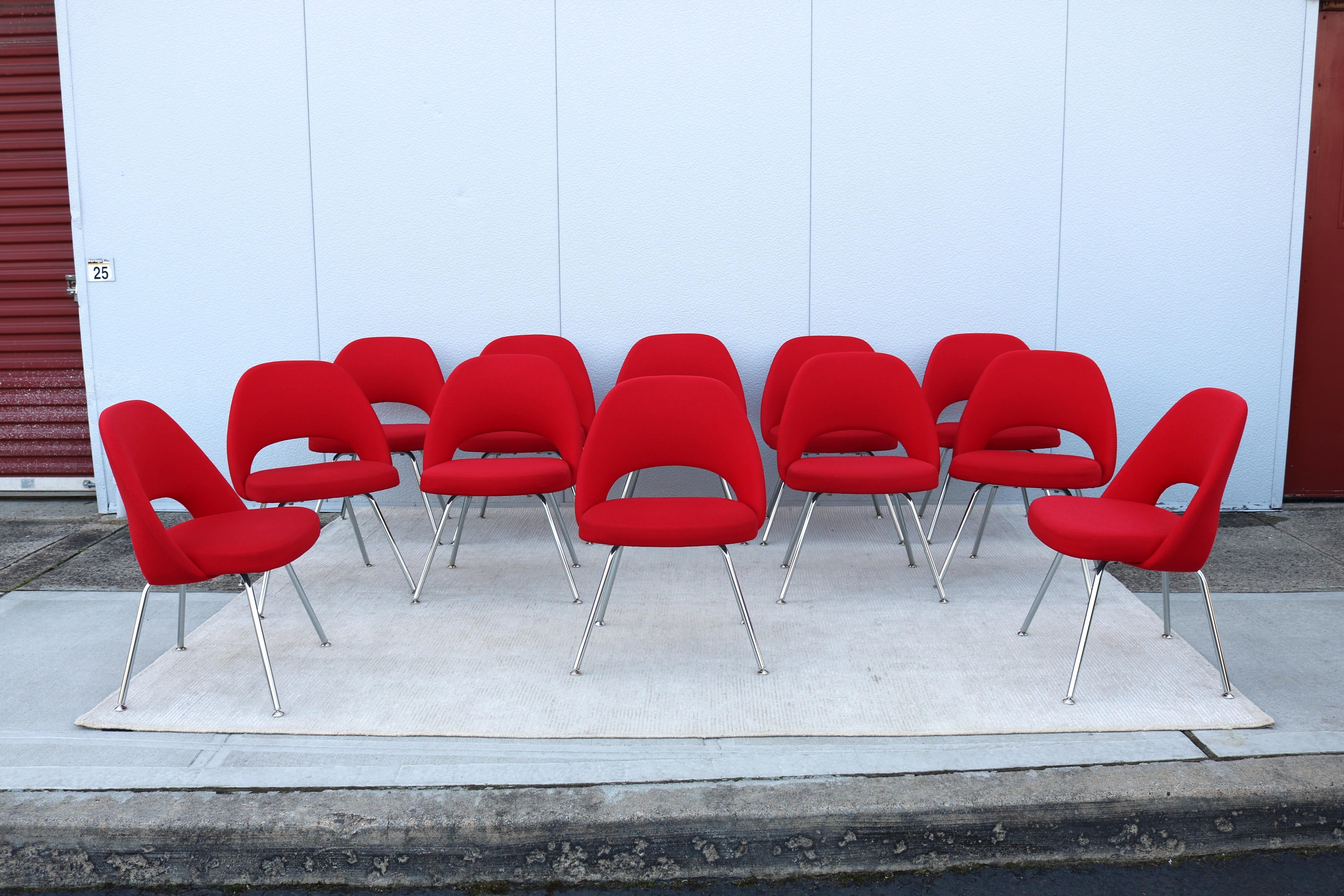 Mid-Century Modern Eero Saarinen Knoll Red Executive Armless Chairs - Set of 12 In Excellent Condition For Sale In Secaucus, NJ
