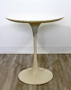 Mid-Century Modern Eero Saarinen Knoll Round White Tulip Side End Table, 1960s
