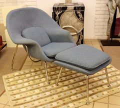 Fauteuil de salon Eero Saarinen Knoll Womb moderne du milieu du siècle & Ottoman:: 1980