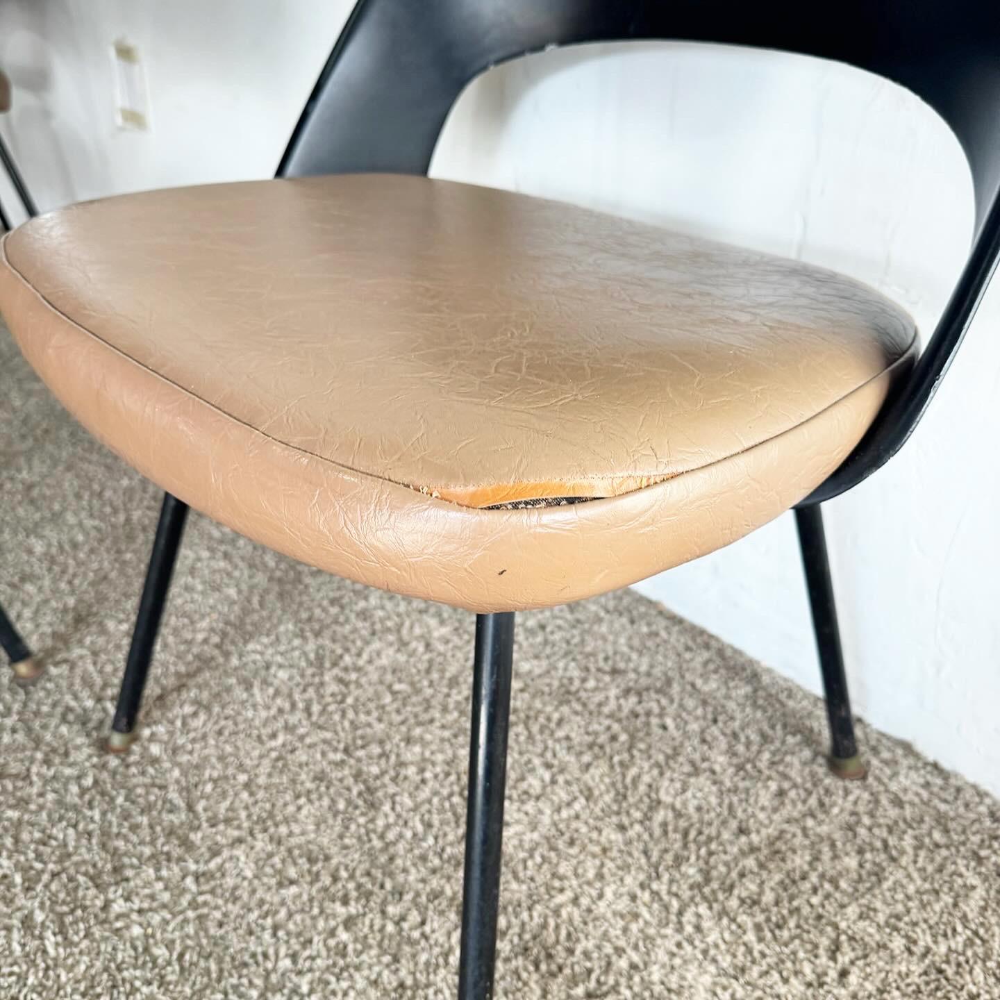 20th Century Mid Century Modern Eero Saarinen Model 42 Style Dining Chairs - Set of 4 For Sale