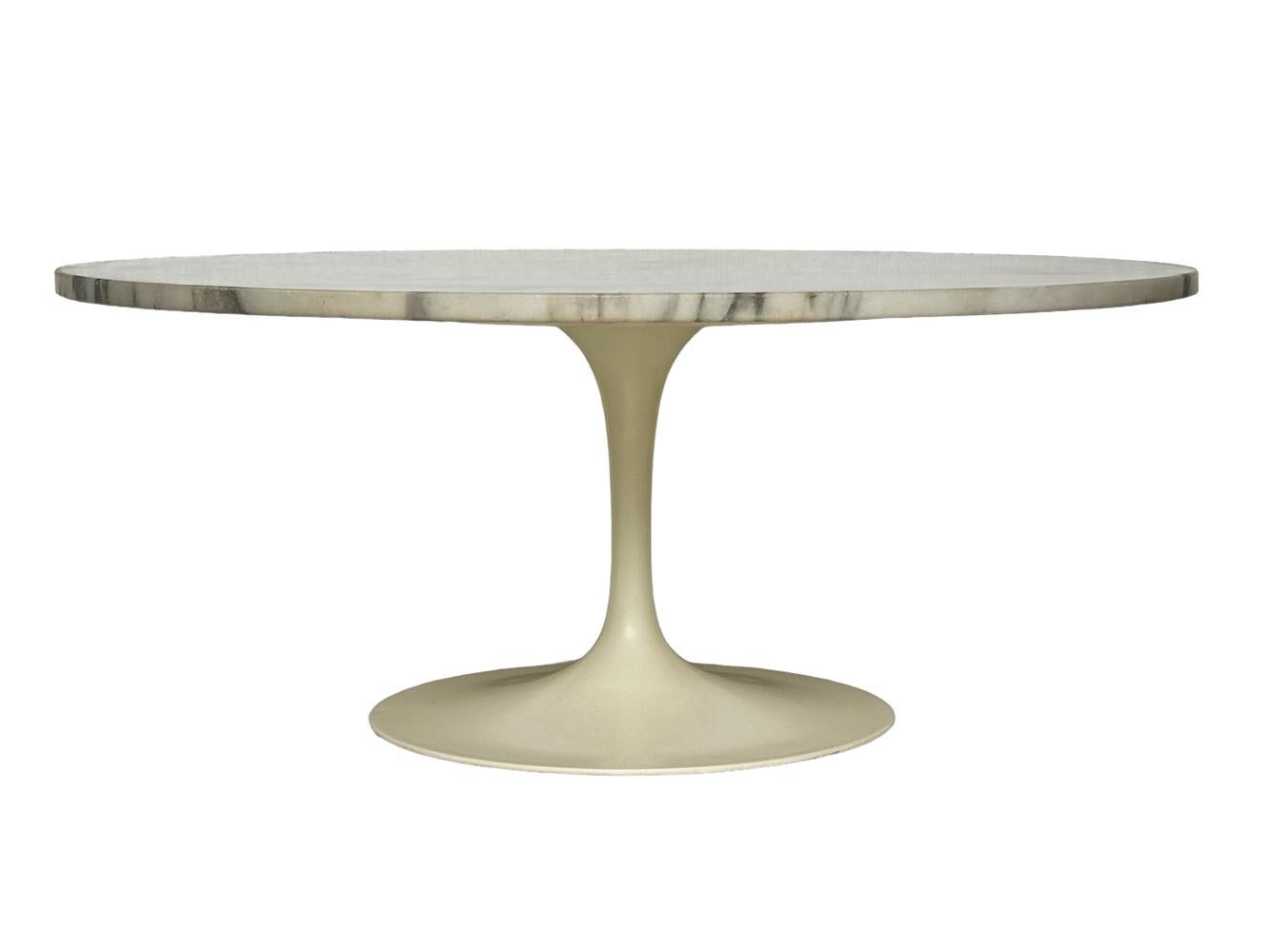 American Mid-Century Modern Eero Saarinen Round Marble Tulip Cocktail Table for Knoll