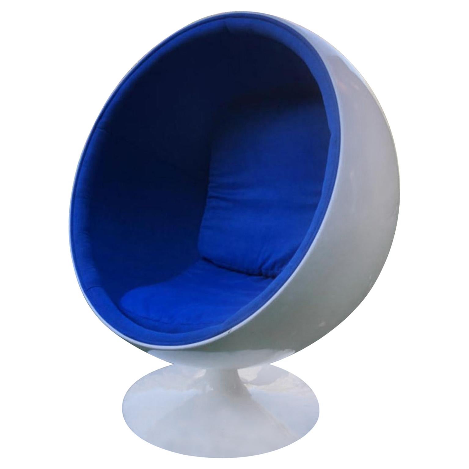 Mid-Century Modern Egg Chair