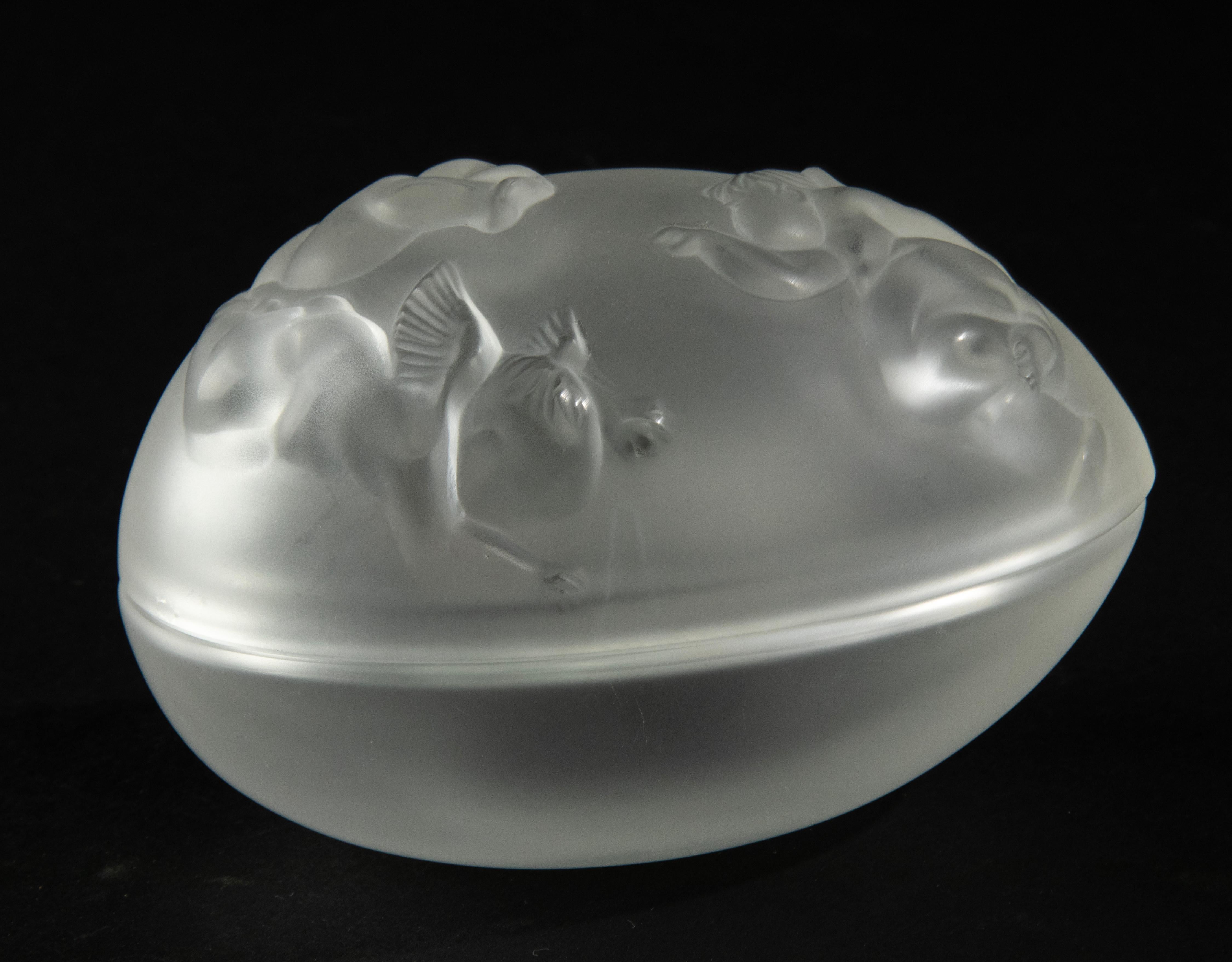 Mid-Century Modern Egg Shaped Box Made by Lalique France, Boîte Angelots For Sale 6